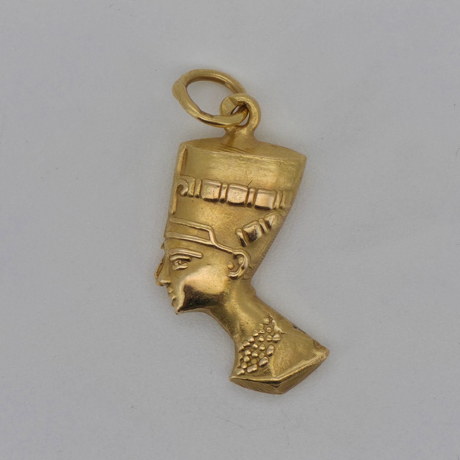Gouden Nefertiti Hanger 18K (750), Ophalen of Verzenden, Zo goed als nieuw, Goud, Overige voorstellingen