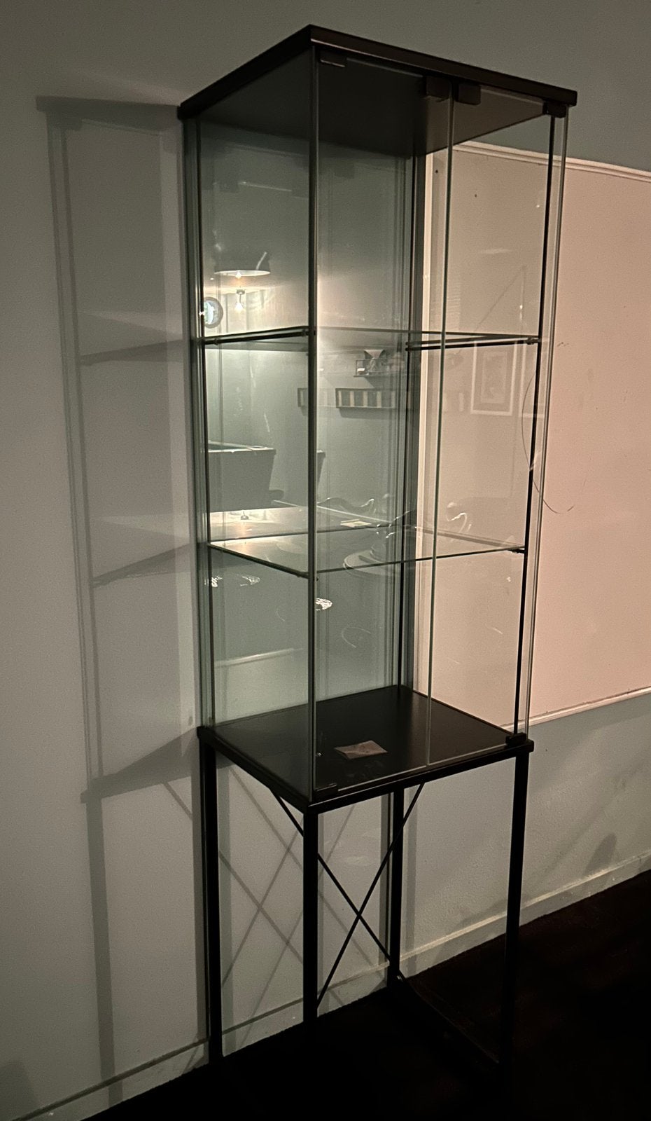 Vitrine kast staal. 170 x 45 x 35. Vitrine 100cm, Ophalen, 50 tot 100 cm, Zo goed als nieuw, 150 tot 200 cm
