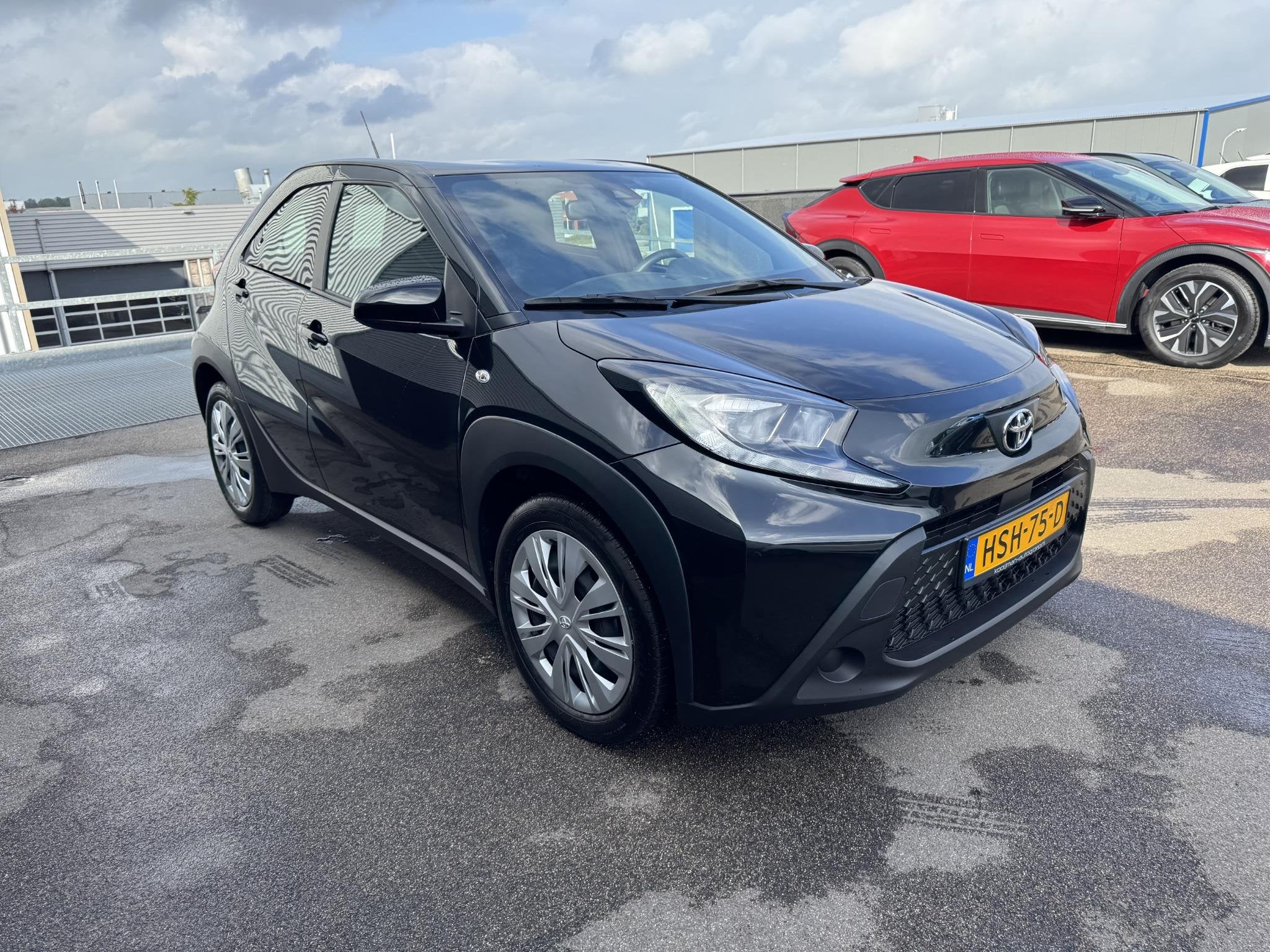 Toyota Aygo X 1.0 VVT-i MT Play Apple Carplay en/of Android, Auto's, Dealer onderhouden, Stof, Gebruikt, Euro 6
