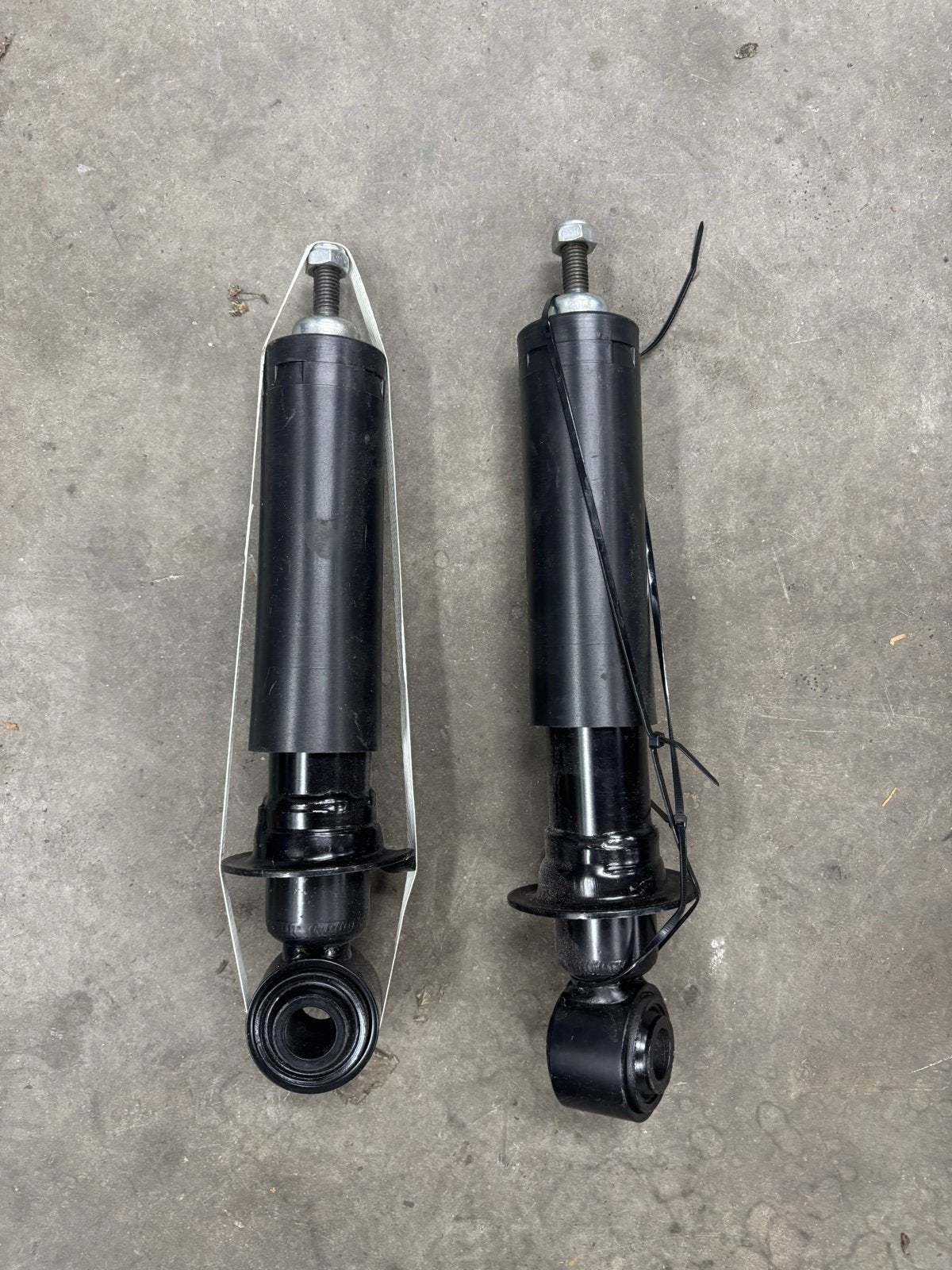 Volvo v70 p2 Schokdempers - Nieuw (set van 2), Ophalen of Verzenden, Nieuw, Volvo