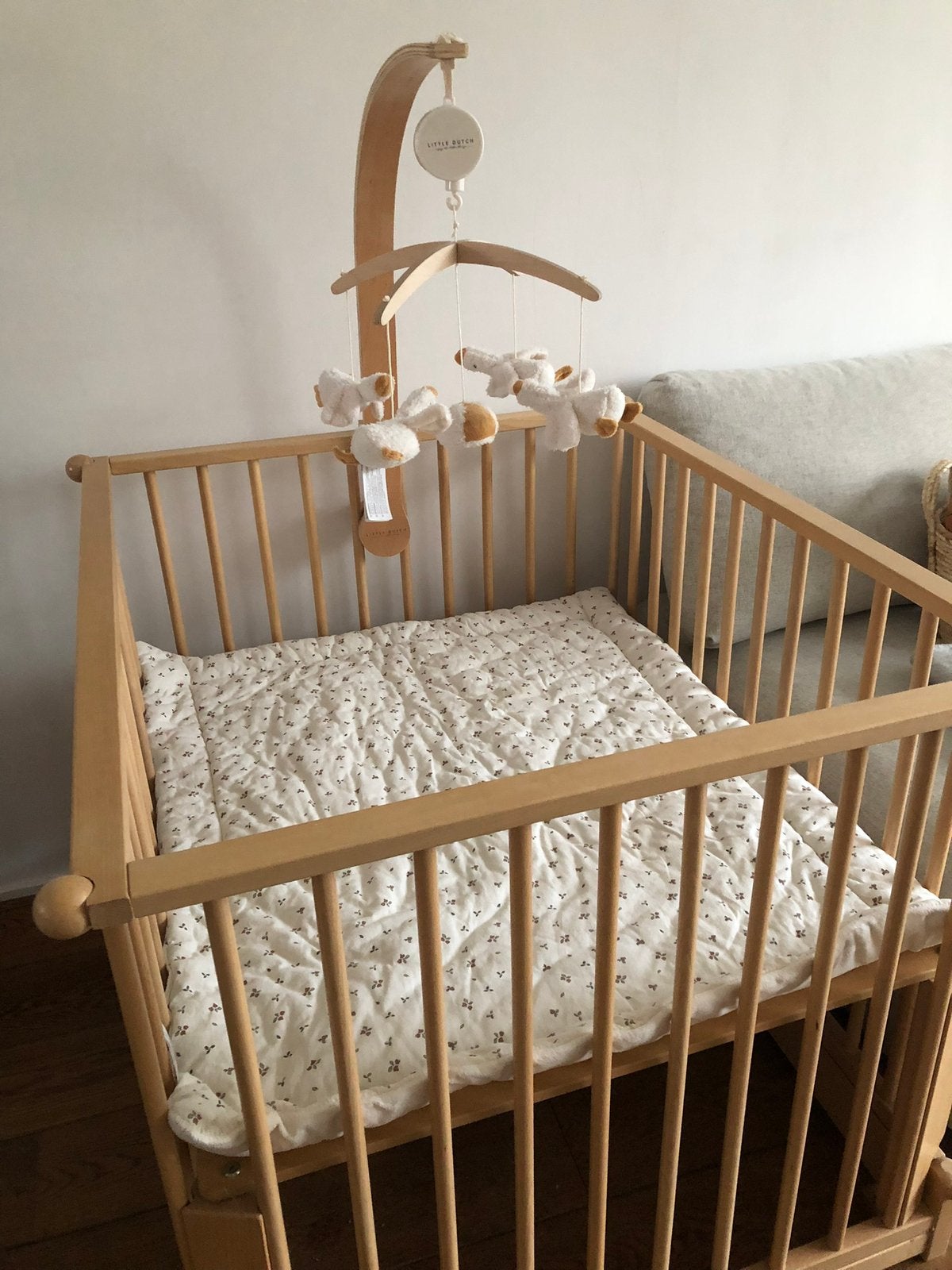 Baby box hout met muziekmobiel Little Dutch, Ophalen, Zo goed als nieuw, Vierkant, Boxkleed