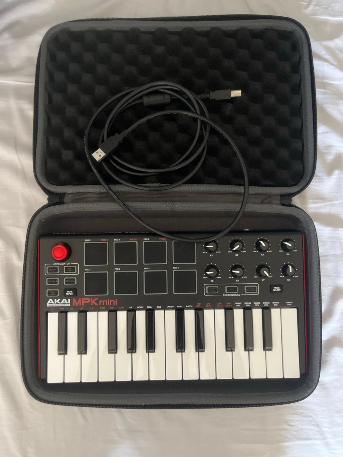 AKAI MPK mini MIDI-keyboard met 25 toetsen en pads, Overige merken, Zo goed als nieuw, Aanslaggevoelig, Overige aantallen