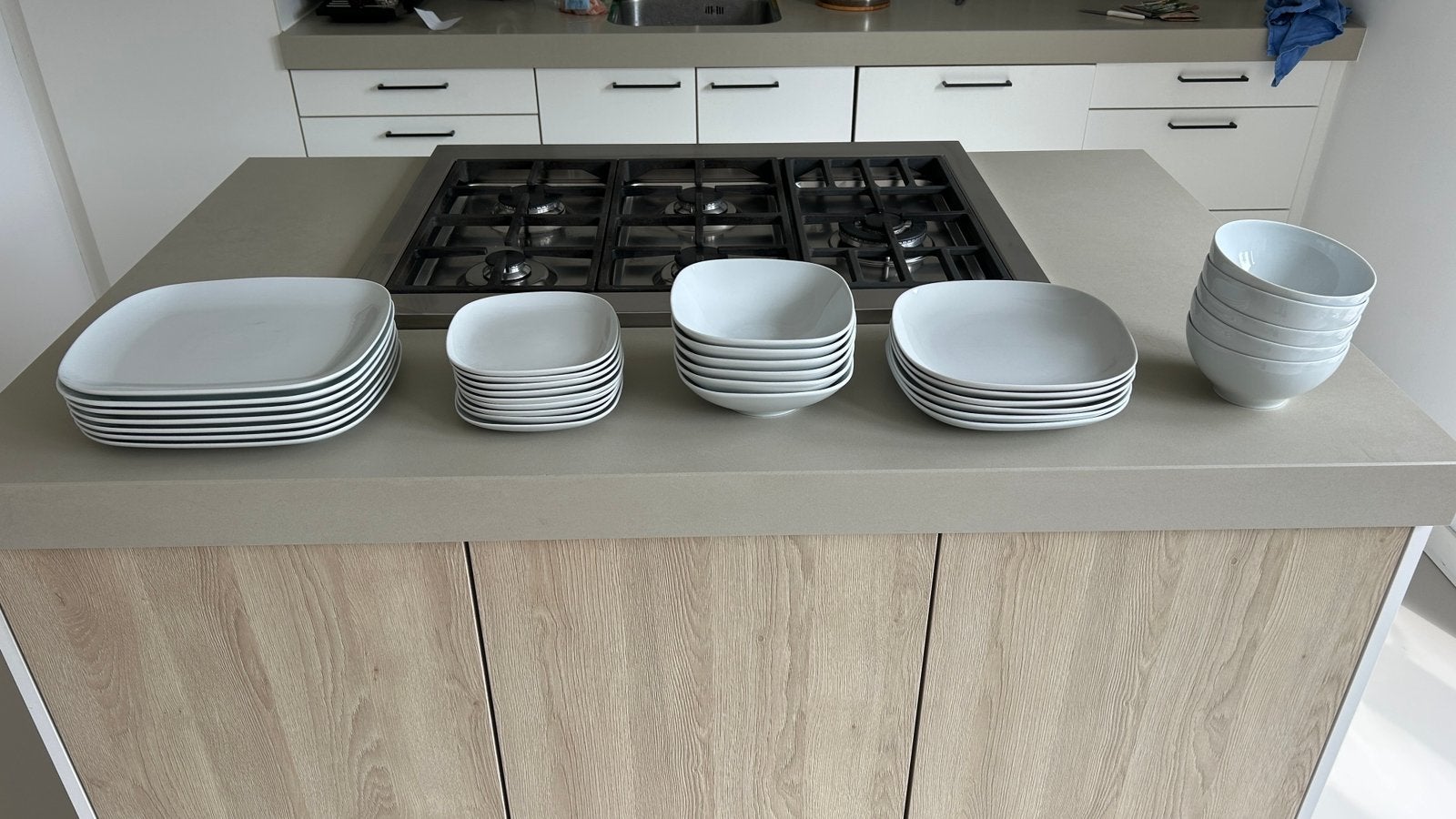 IKEA Värdera (13781) servies z.g.a.n, Ophalen of Verzenden, Zo goed als nieuw, Bord(en), Overige stijlen
