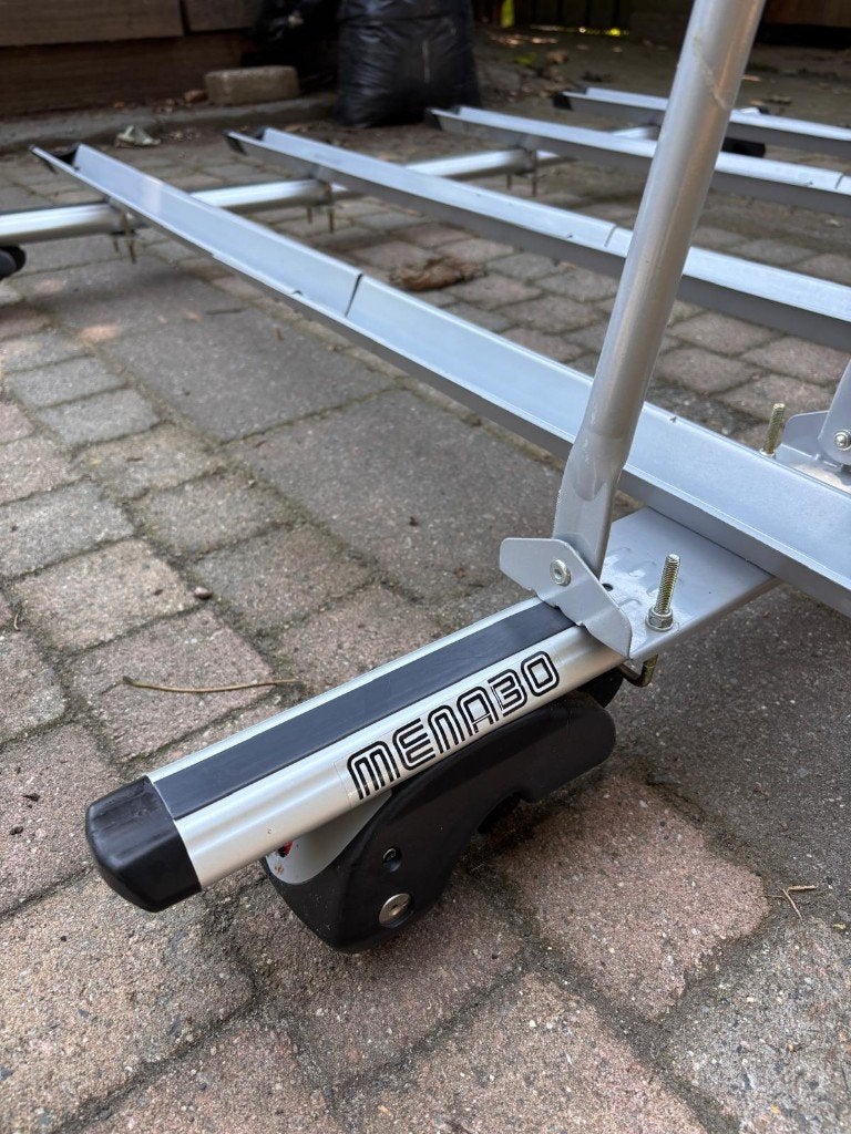 Menabo Dakdragers XXL 150CM voor open dakrails, Auto diversen, Dakdragers, Ophalen, Zo goed als nieuw