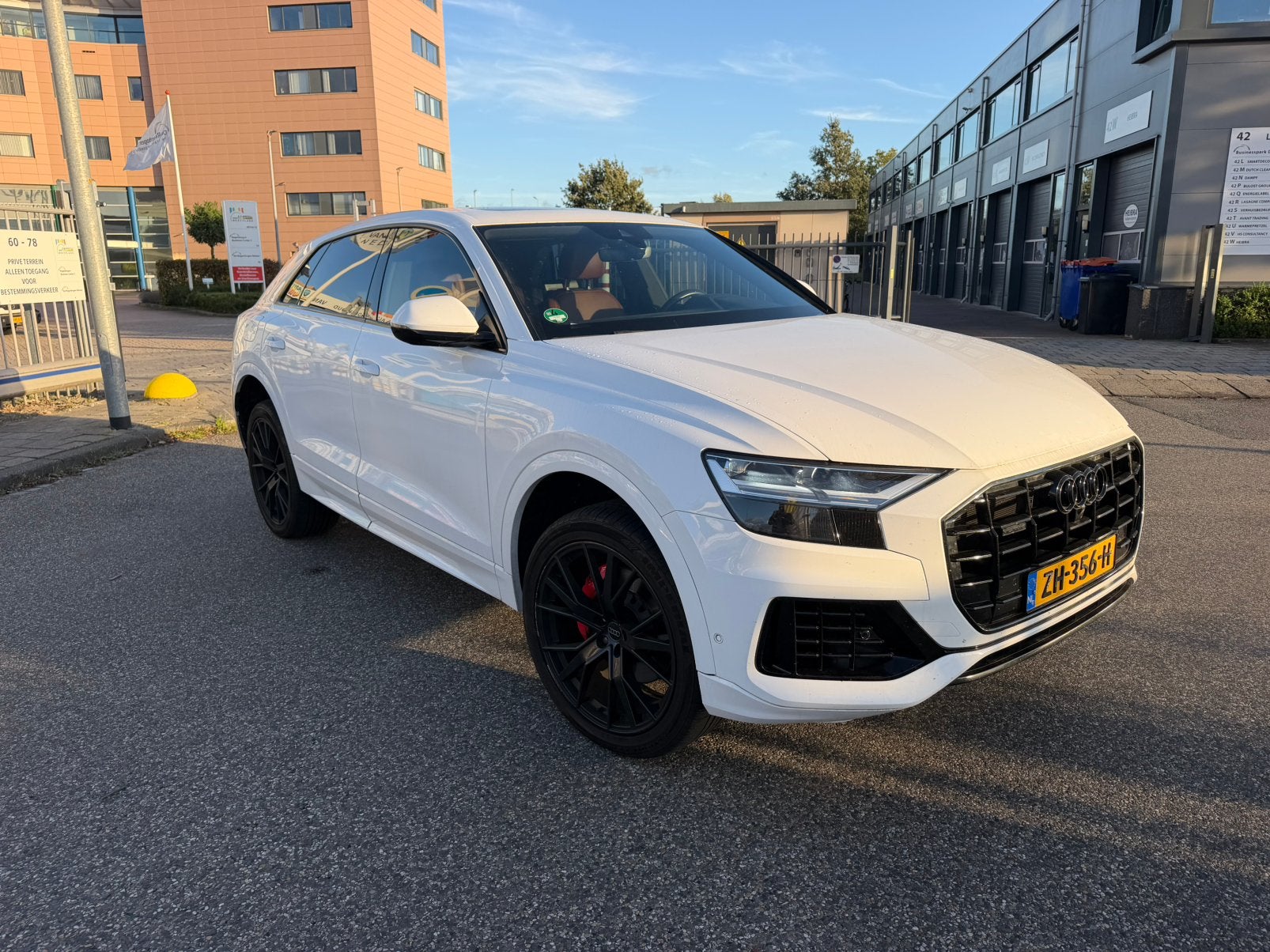 Audi Q8 55 Tfsi Quattro 340pk Tiptronic 2019 Wit BTW, Automaat, Dealer onderhouden, Verwarmde buitenspiegels, Euro 6