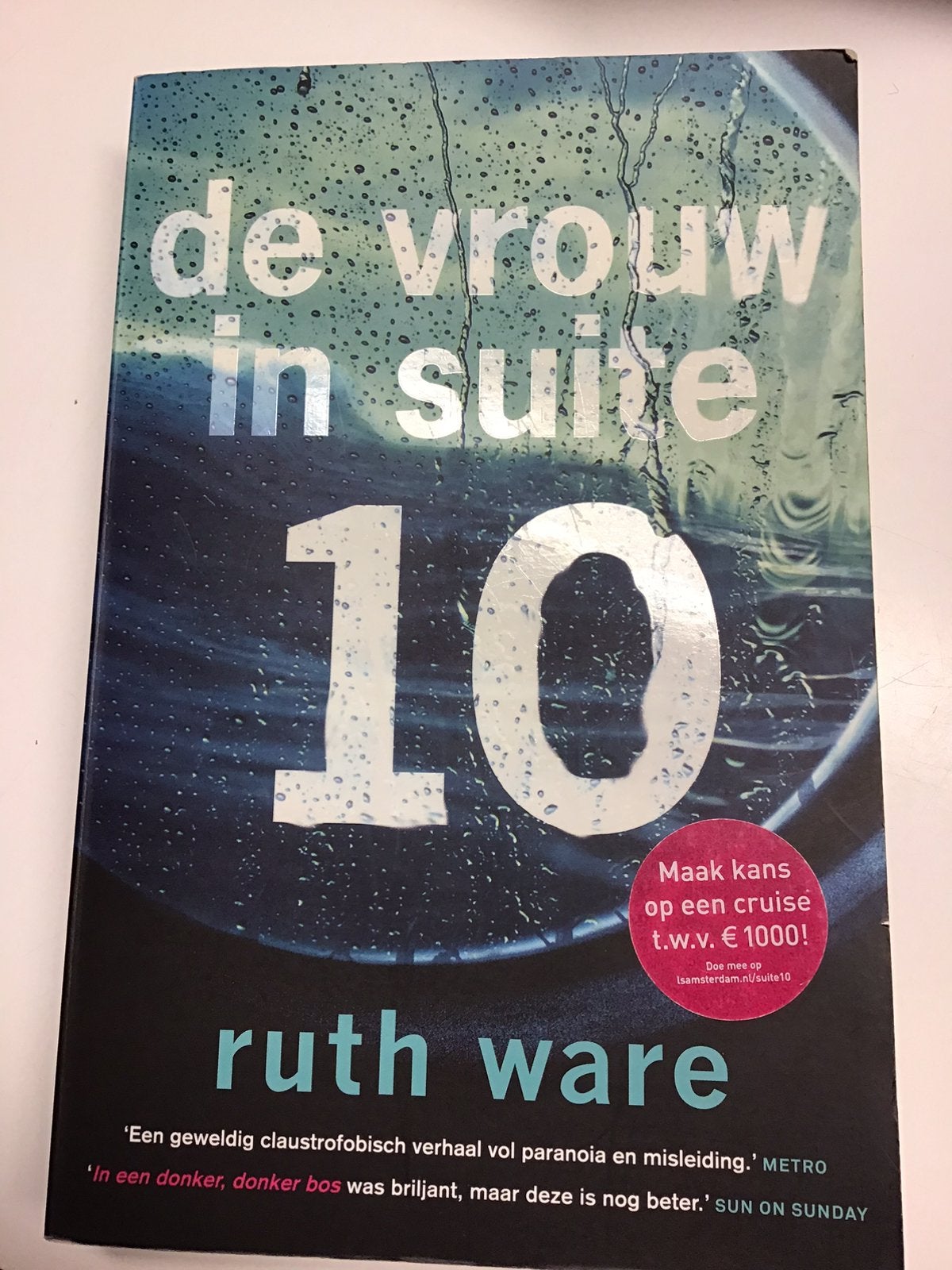 Ruth Ware - De vrouw in suite 10, Boeken, Ophalen of Verzenden, Gelezen, Ruth Ware