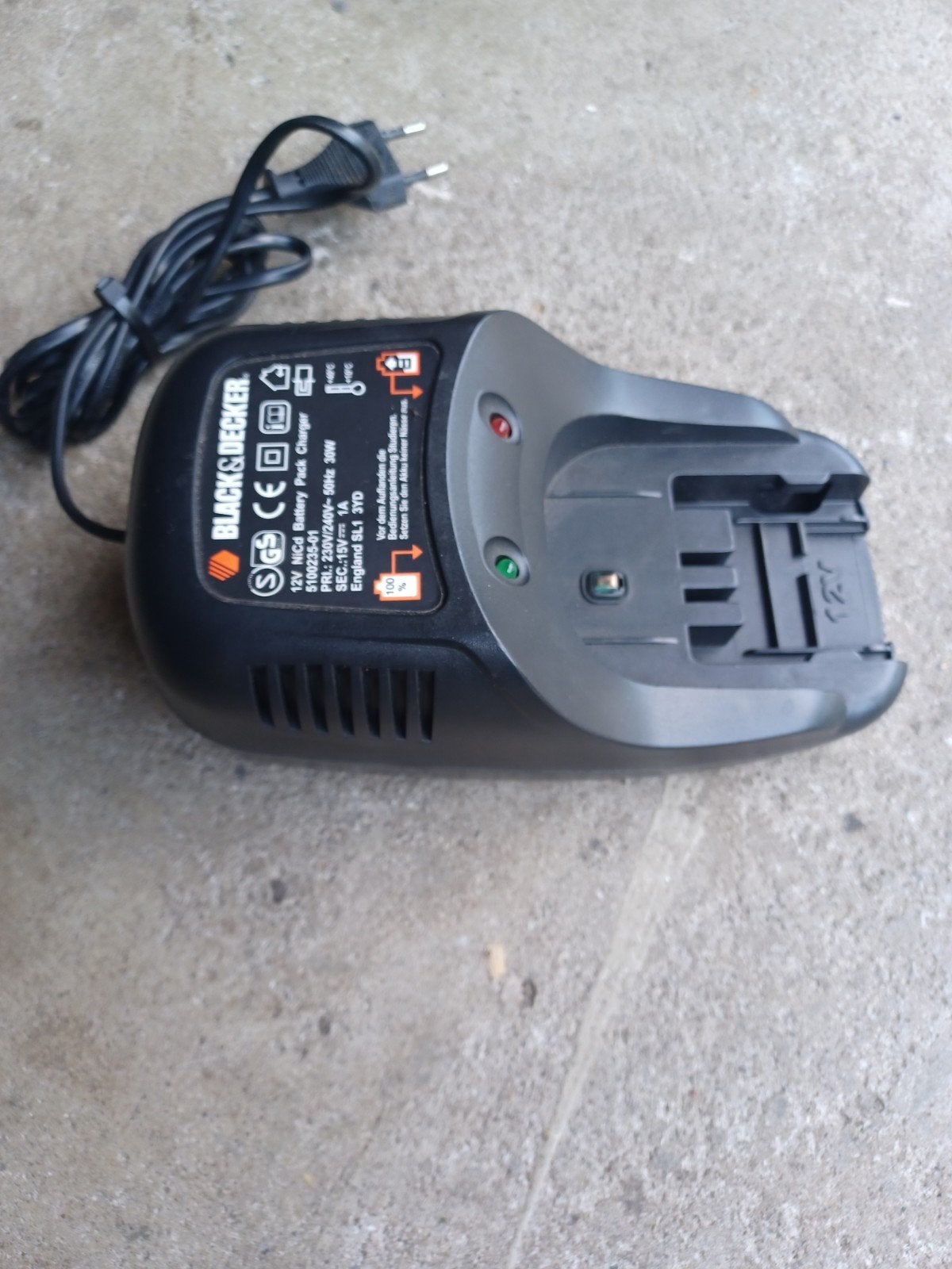 Black & Decker 12V NiCd Acculader 5100235-01, Ophalen of Verzenden, Gebruikt, Minder dan 400 watt, Overige typen