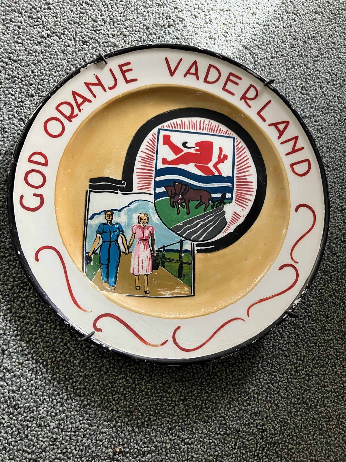 Petrus Regout decoratief bordje "God Oranje Vaderland", Ophalen of Verzenden