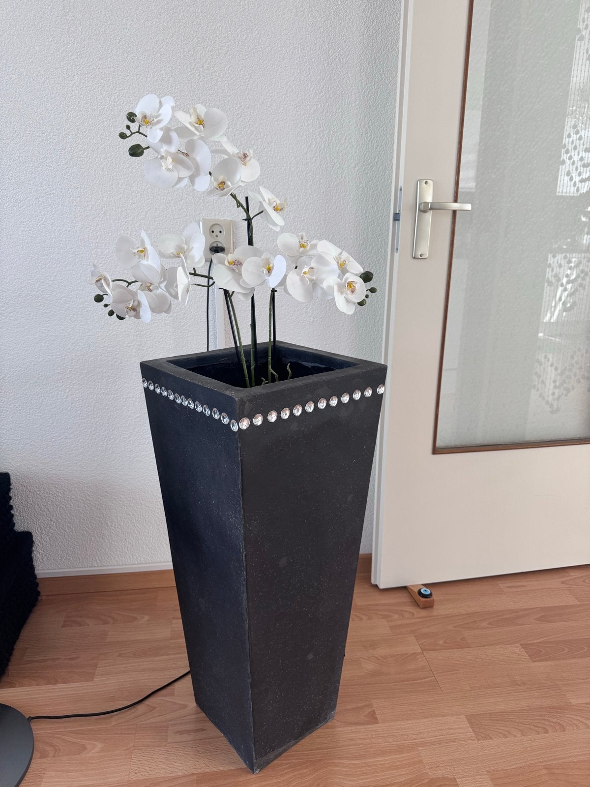 Witte kunst orchideeën in zwarte pot met strass, Ophalen, Binnen, Kunstplant, Kunststof