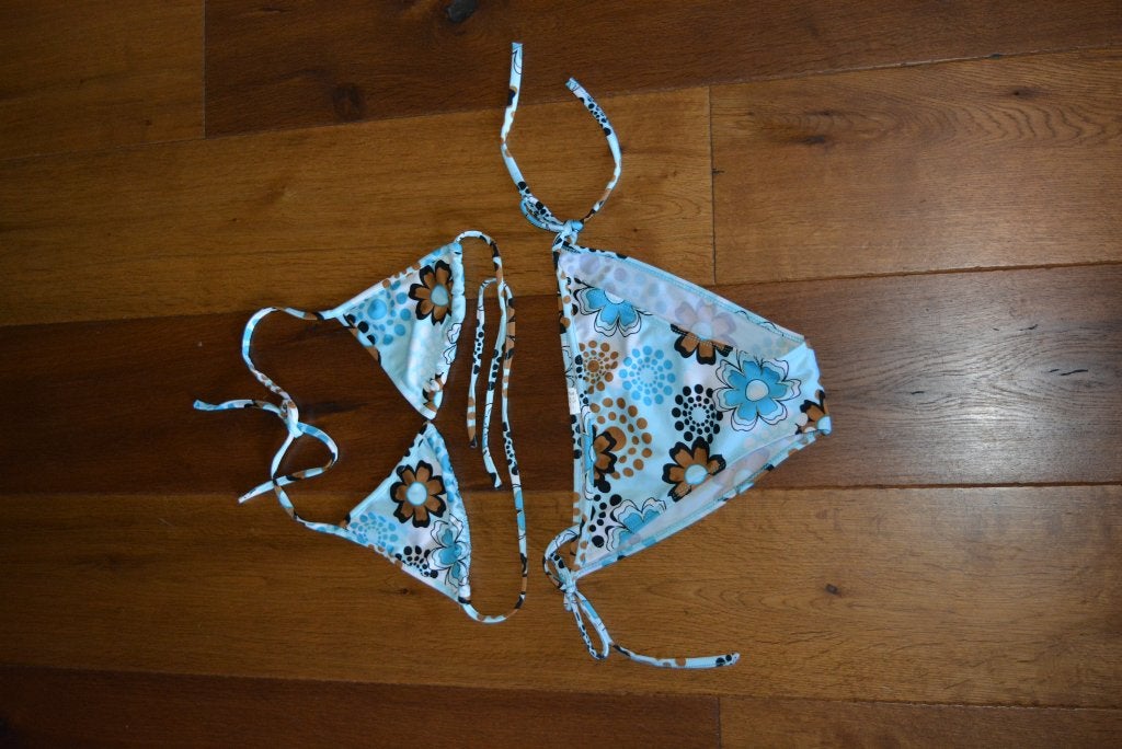 modieus triangel bikini slip en topje, mt M, Kleding | Dames, Blauw, Ophalen of Verzenden, Bikini, Onbekend