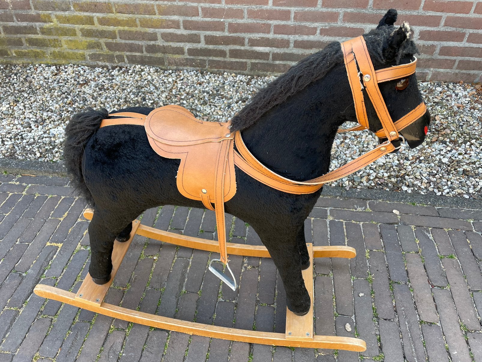 Houten hobbelpaard, Ophalen, Gebruikt