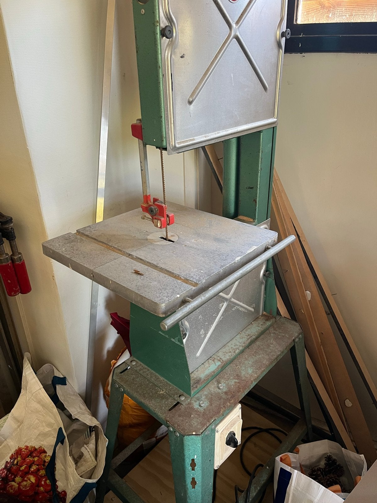 Lintzaag machine 220V op verrijdbare plank met extra zagen, Ophalen, Gebruikt, Lintzaag