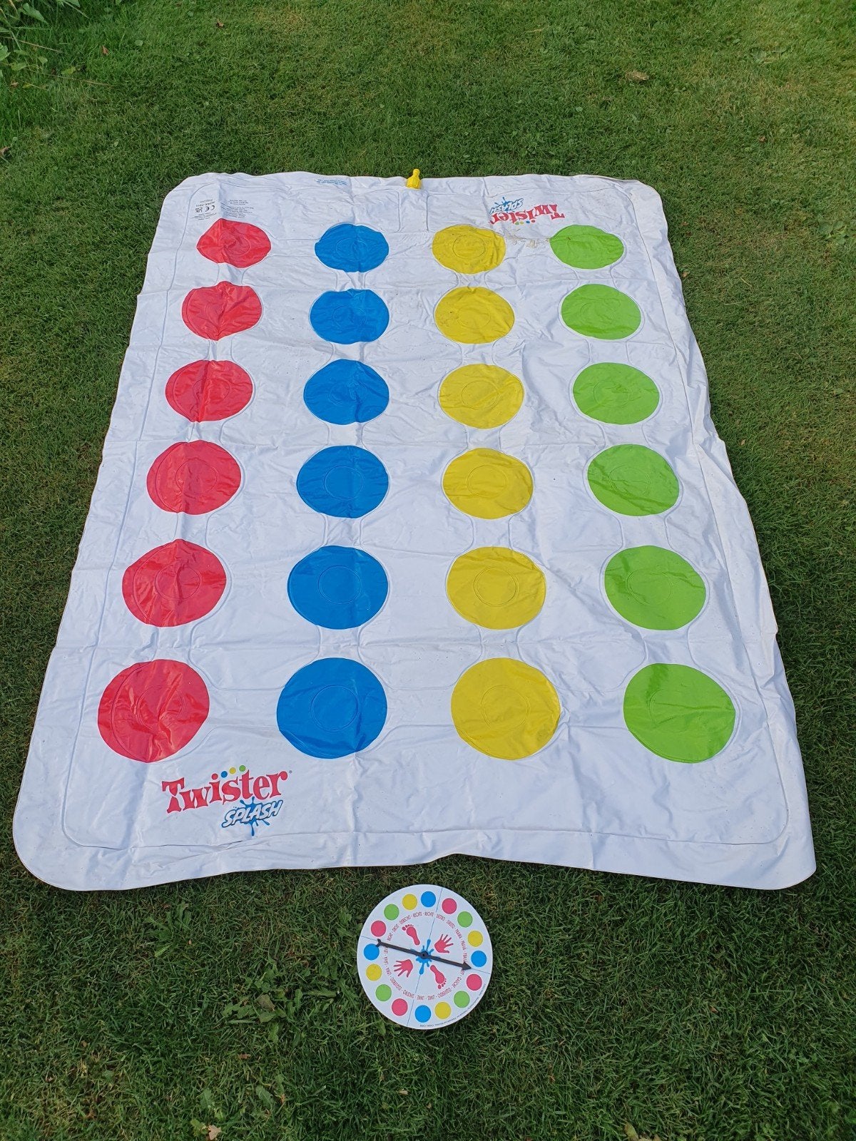 Twister met water van de tuinslang, Ophalen