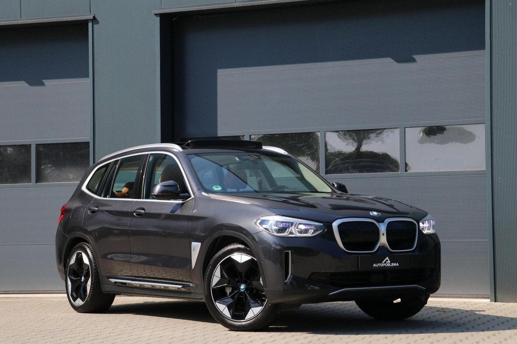 BMW iX3 High Executive 80 kWh Panodak 360view AdaptiveCruise, Automaat, Achterwielaandrijving, Gebruikt, 750 kg