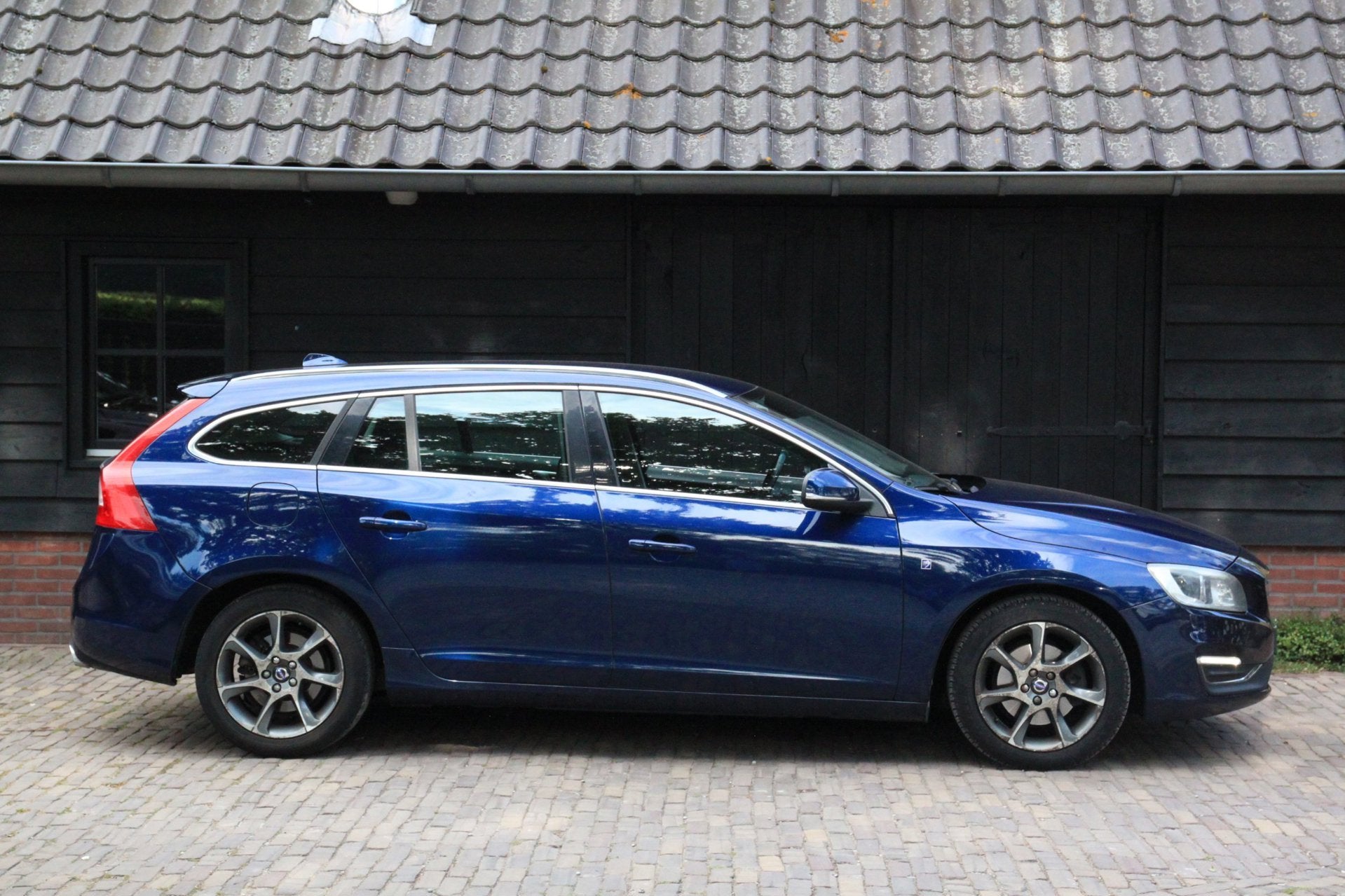 Volvo V60 2.0 D4 Ocean Race Leer/Navigatie/Parkeersensor/Sto, Auto's, Volvo, Voorwielaandrijving, 1969 cc, Blauw, Leder