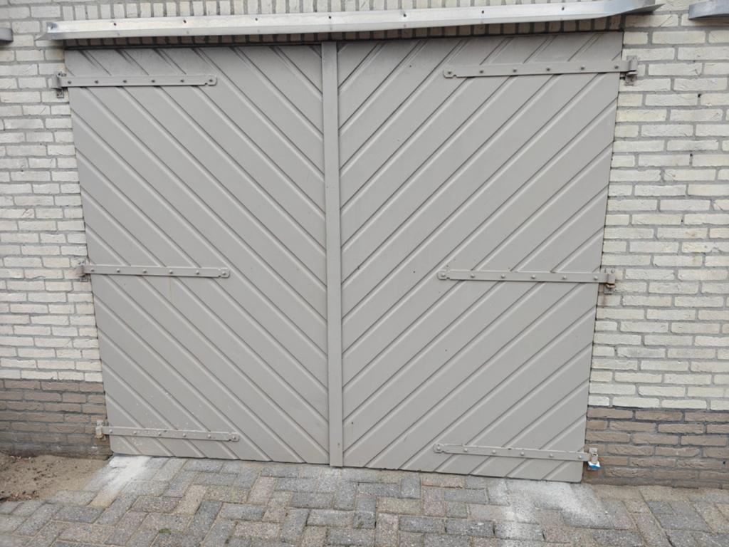Degelijke openslaande garagedeuren (251x210cm), Ophalen, Gebruikt, 120 cm of meer, Garagedeur