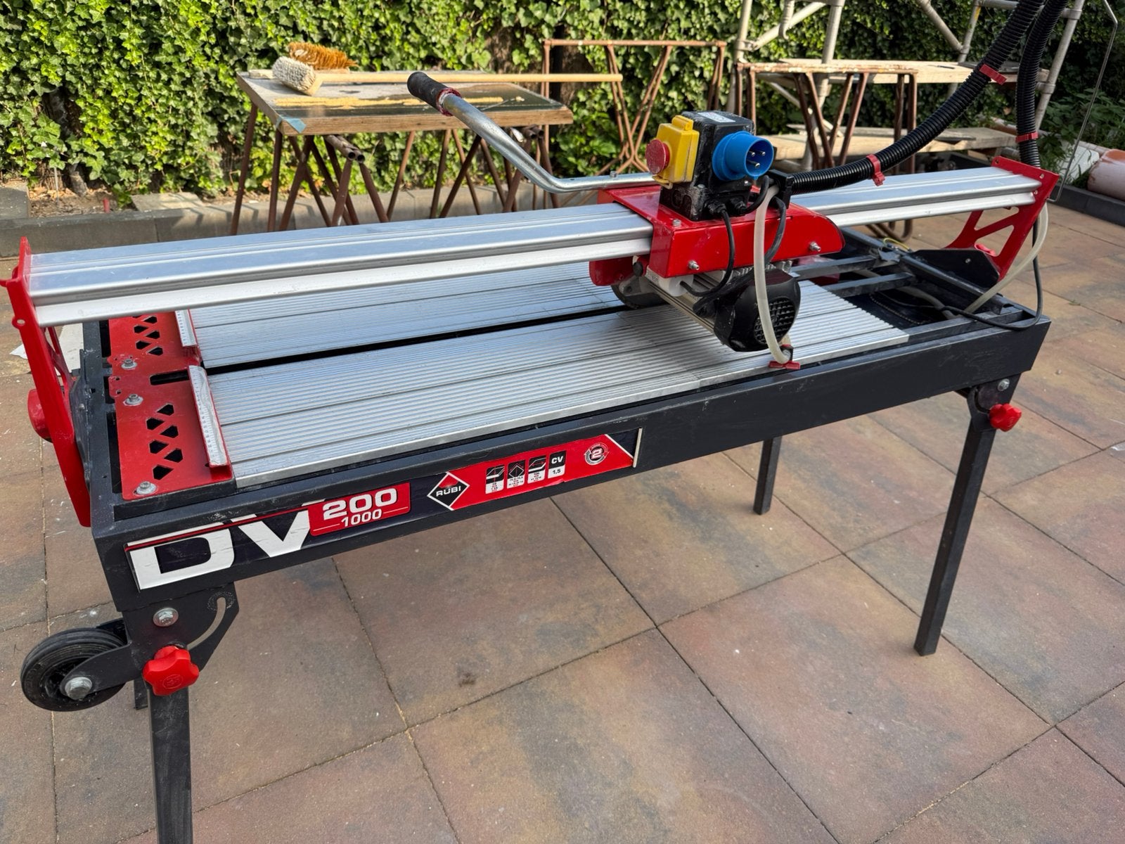 Rubi DV200 1000, Doe-het-zelf en Verbouw, Ophalen, Overige typen, Zo goed als nieuw, 30 tot 70 mm