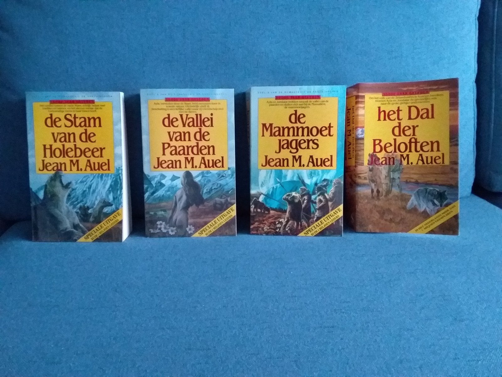 Stam van de holebeer (4 delen) Jean M. Auel, Boeken, Ophalen of Verzenden, Zo goed als nieuw