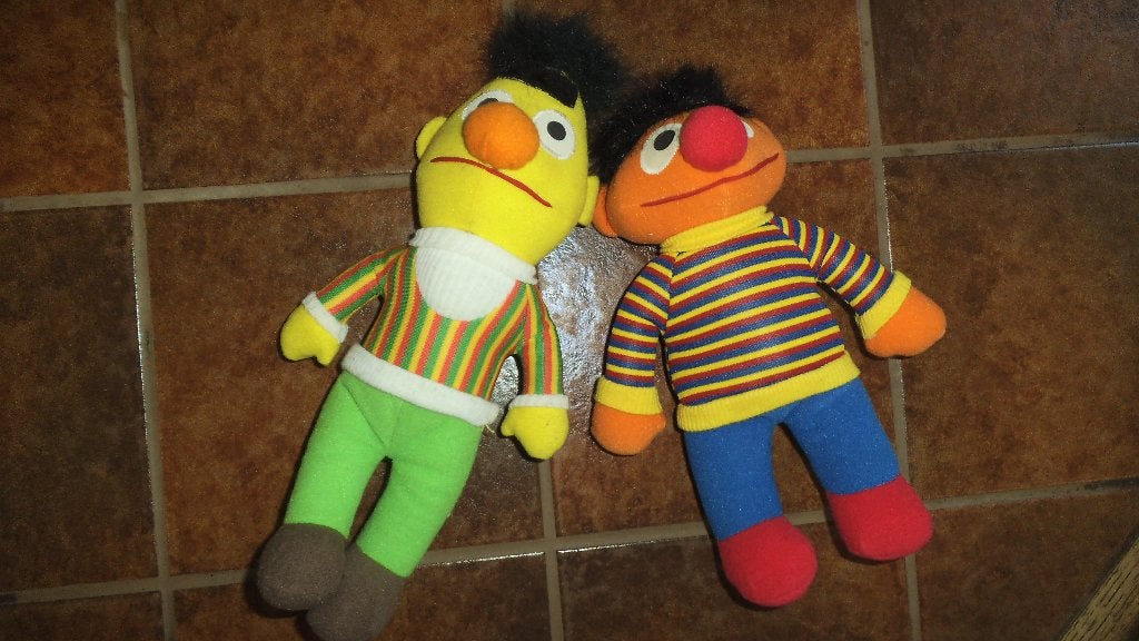 ernie en bert poppen, Ophalen of Verzenden, Gebruikt, Overige formaten
