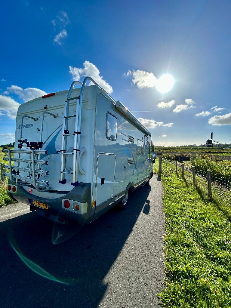 Hymer B524, hefbed, dwarsbed, zonnepanelen, XL garage, Integraal, Ringverwarming, Fiat, Oven