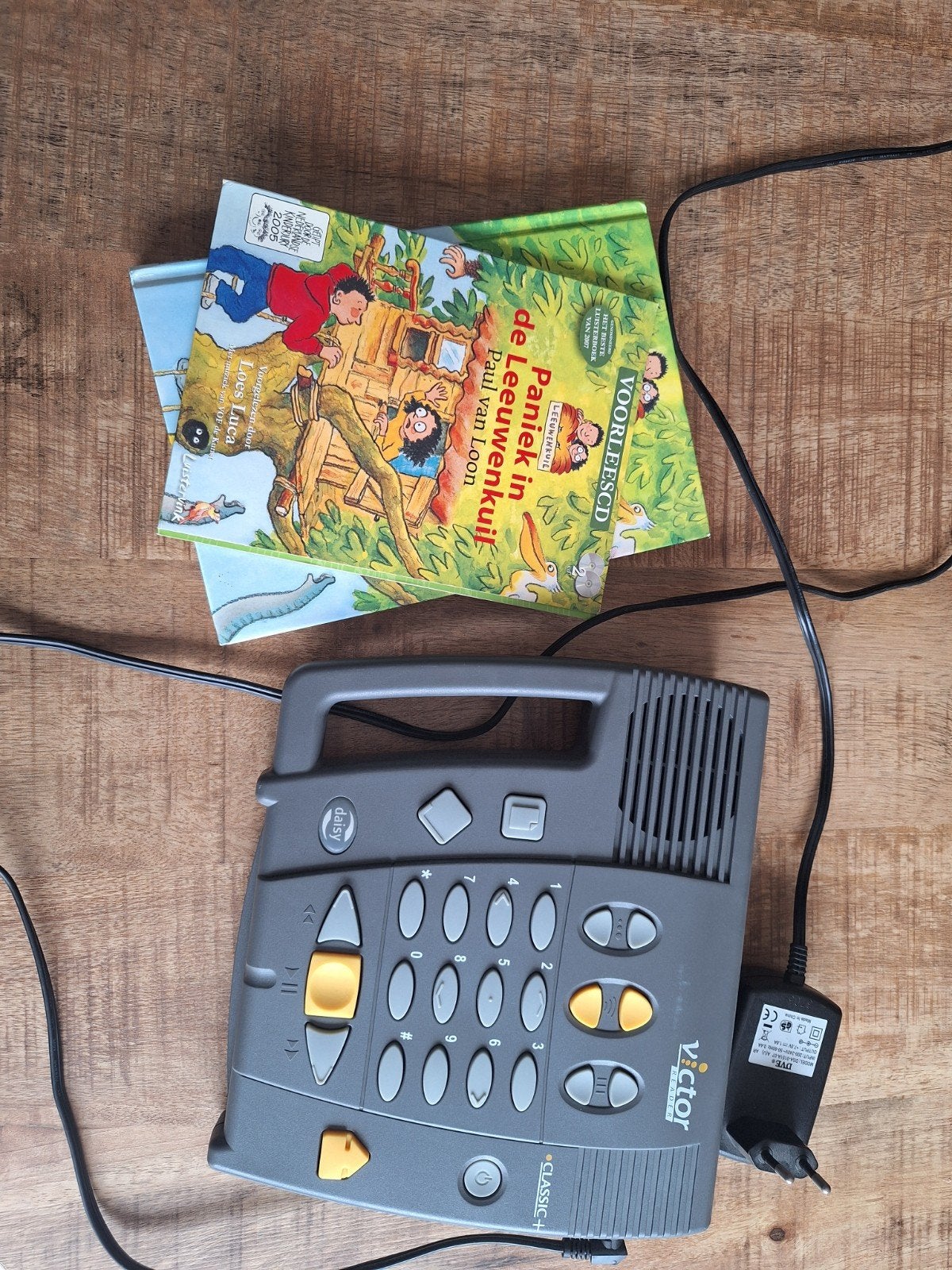 HumanWare Victor Reader Classic+, een digitale DAISY-speler, Ophalen