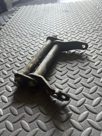 GEZOCHT!!! Omgelasd subframe Vespa Lx50 2t naar SKR 125cc 2t, Ophalen of Verzenden