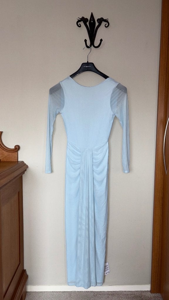 Nieuwe lichtblauwe jurk met open rug en detail, Kleding | Dames, Maat 38/40 (M), Blauw, Nieuw, Ophalen of Verzenden
