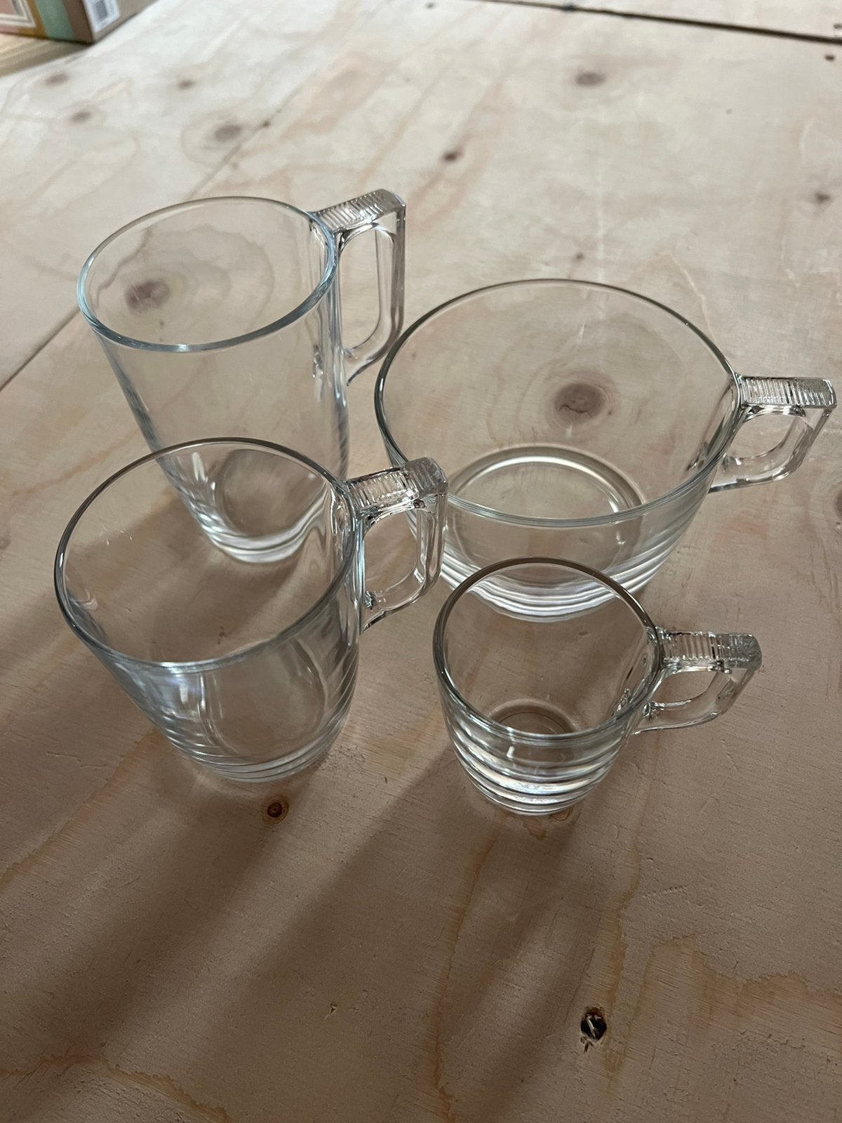 48 stuks - Glazen thee en koffie kopjes met oor, Verzamelen, Glas en Borrelglaasjes, Ophalen, Zo goed als nieuw, Overige typen