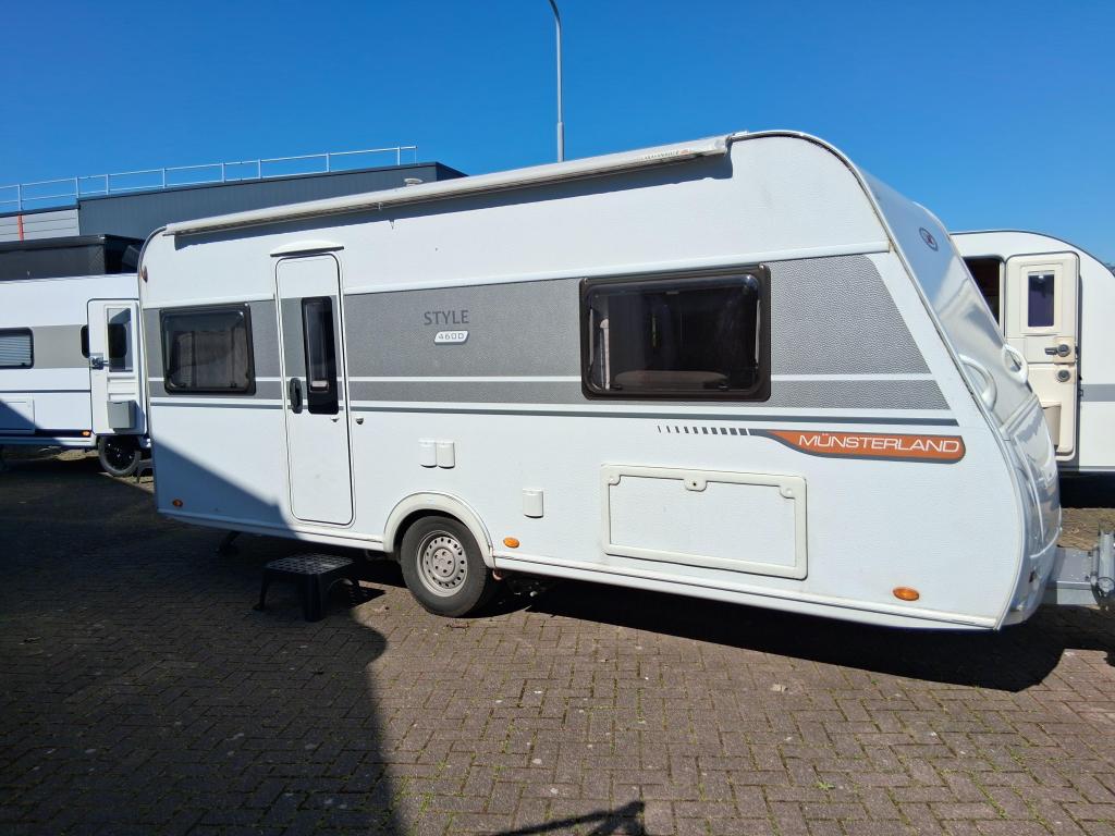 LMC Style 460 D met mover en luifel ((zondag open)), Caravans en Kamperen, Caravans, Rondzit, Bedrijf, Overige typen, 5 tot 6 meter