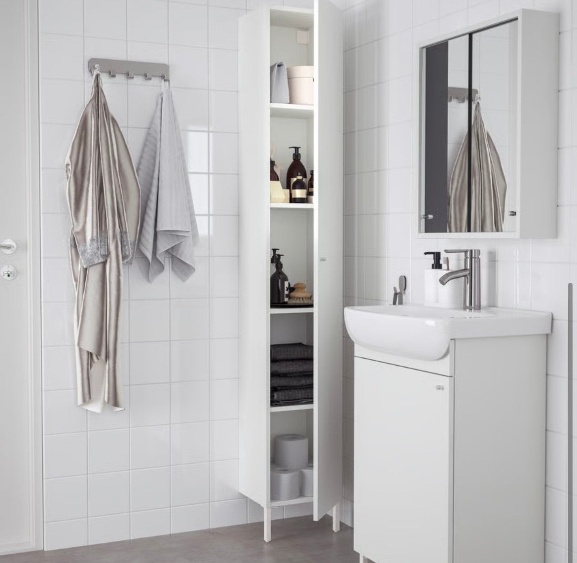 Badkamerkast met spiegel - wit nysjon ikea, Huis en Inrichting, Badkamer | Complete badkamers, Ophalen, Gebruikt