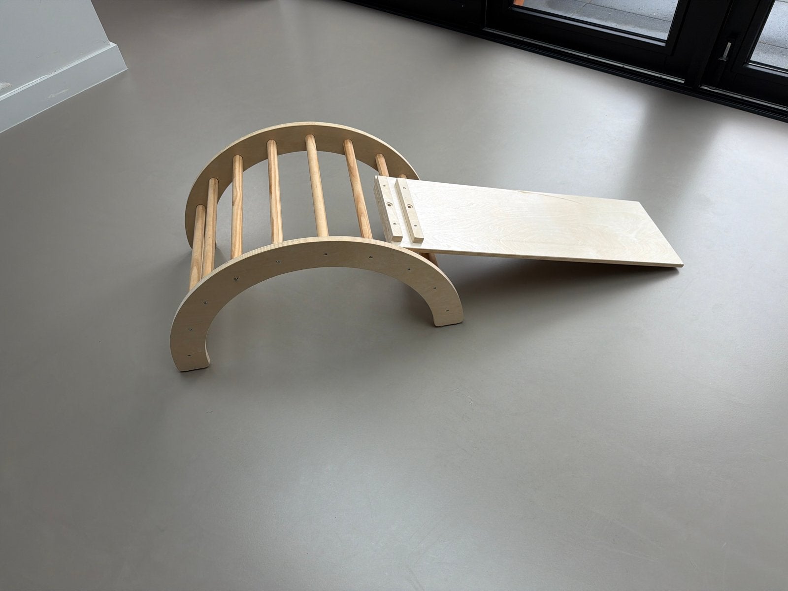 Montessori houten Klimboog met Glijbaan/Klimplank. Klimrek, Kinderen en Baby's, Ophalen of Verzenden, Zo goed als nieuw, Glijbaan