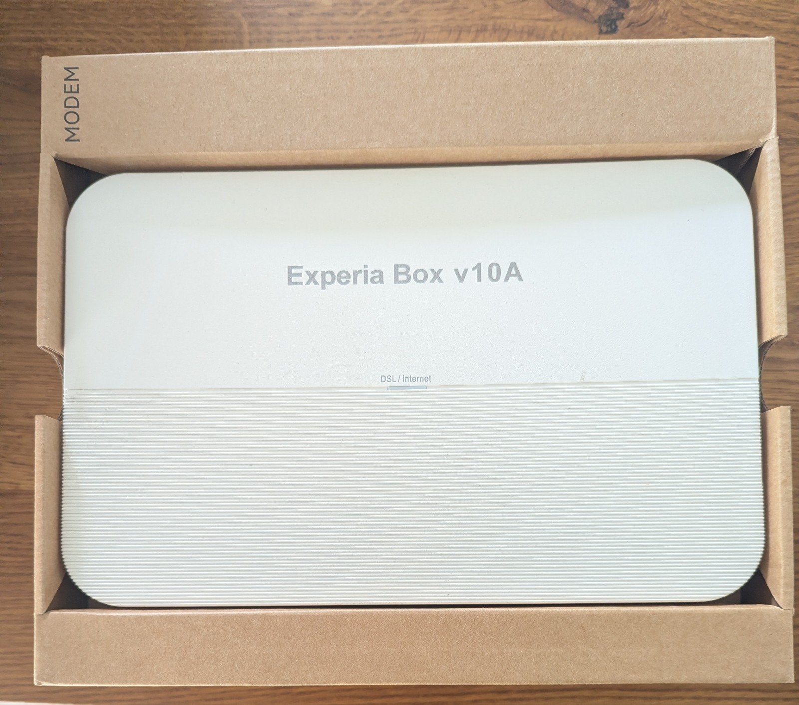 Experia Box v10A Router met modem, Computers en Software, Routers en Modems, Ophalen of Verzenden, Zo goed als nieuw, Router met modem