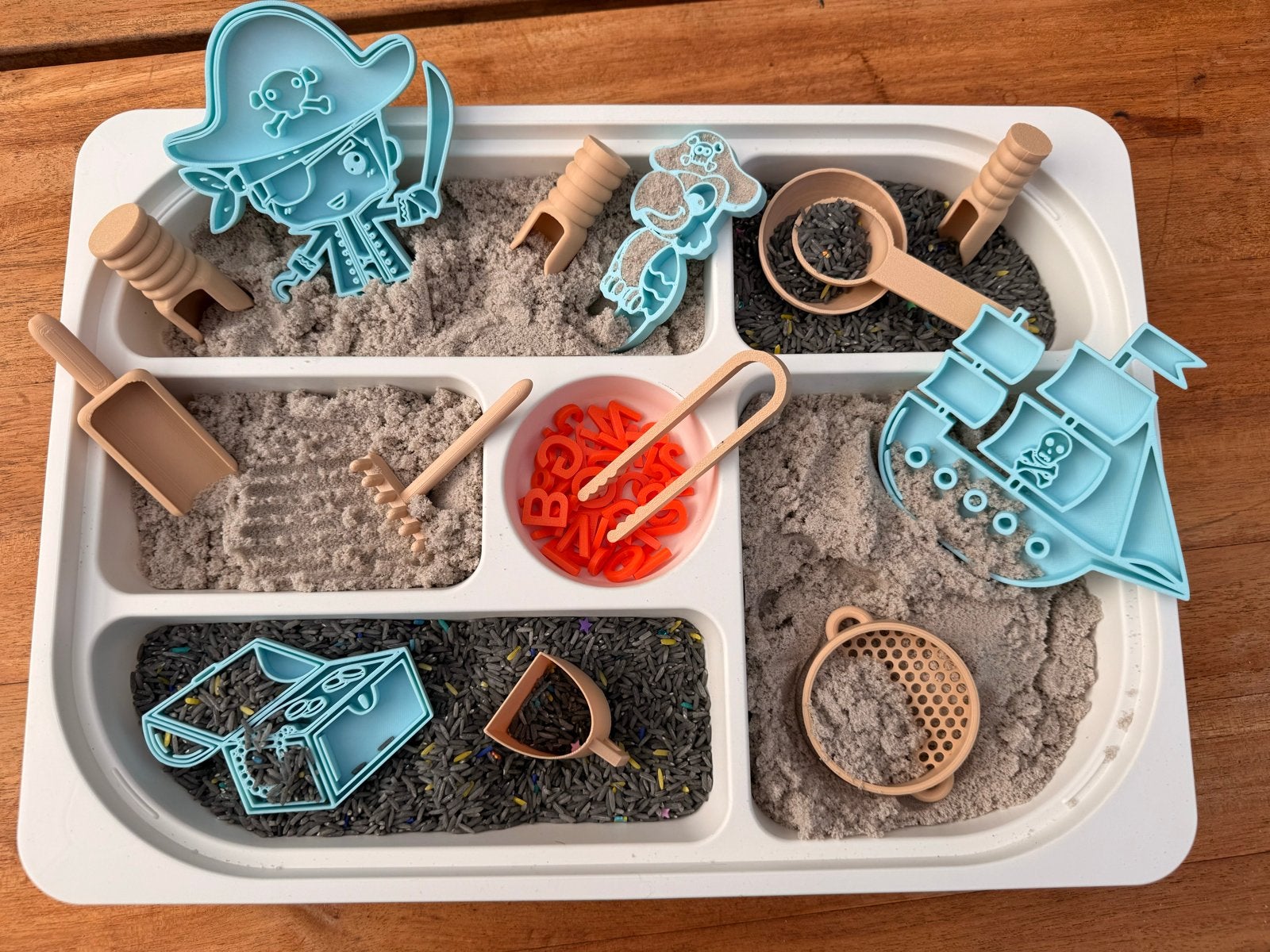 Sensorische Speelset Piraat: Zand, Rijst & Vormpjes, Kinderen en Baby's, Ophalen of Verzenden, Nieuw, Knutselen