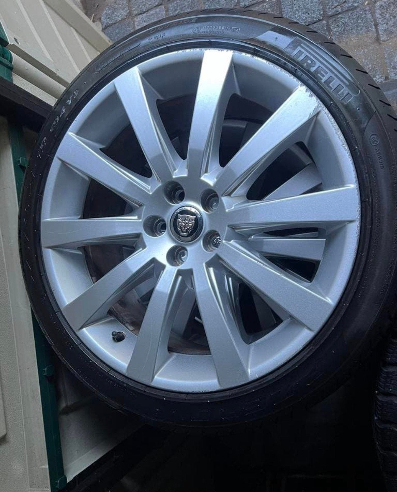 Originele Jaguar XF 19 inch Velgen + Zomerbanden 245/40 R19, Auto-onderdelen, Banden en Velgen, 245 mm, Zomerbanden, Ophalen, 19 inch