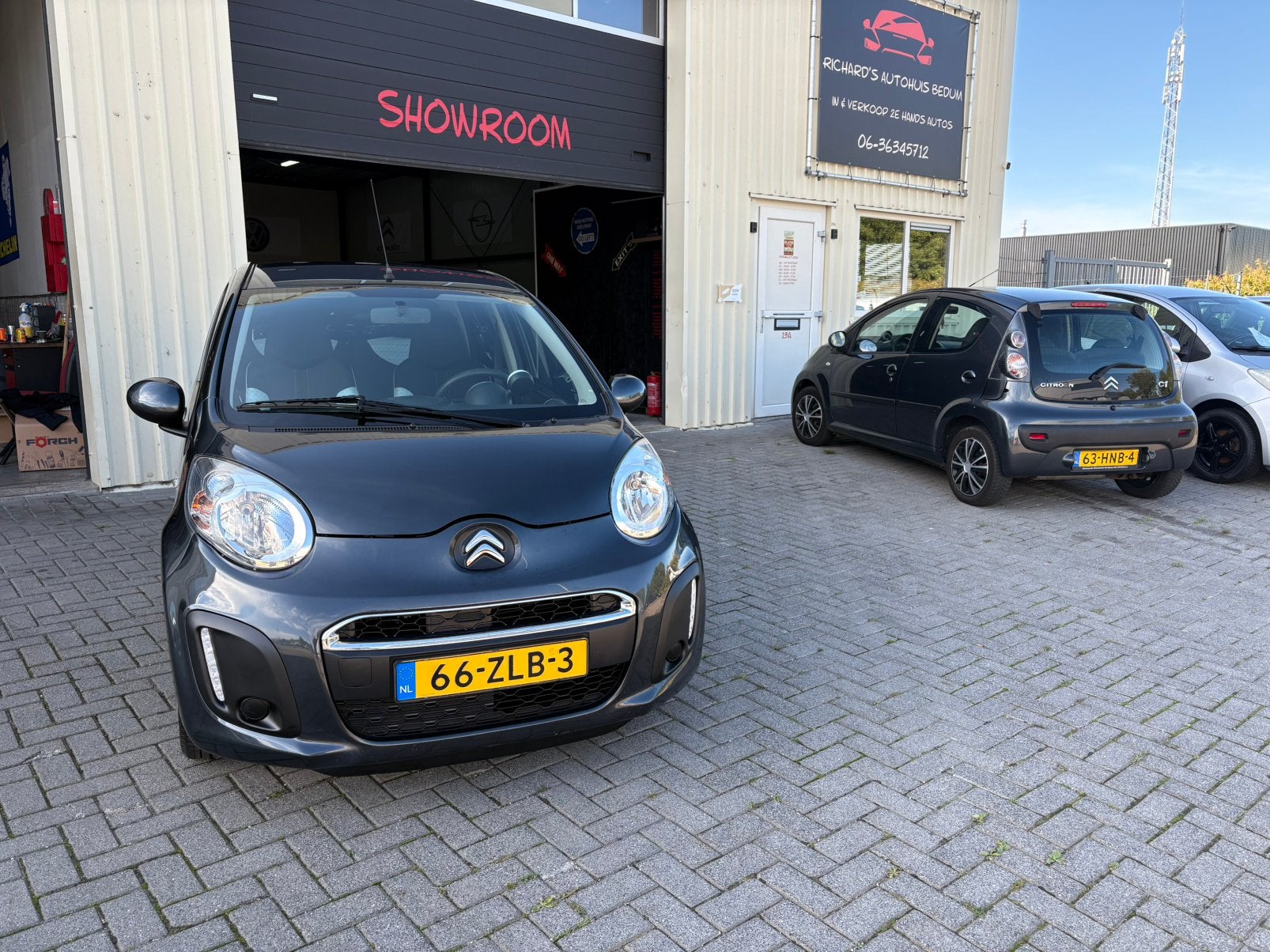 Citroën C1 1.0i 68PK 5D 2013 Grijs , Airco, Bluetooth, Auto's, Voorwielaandrijving, Euro 5, Stof, Zwart