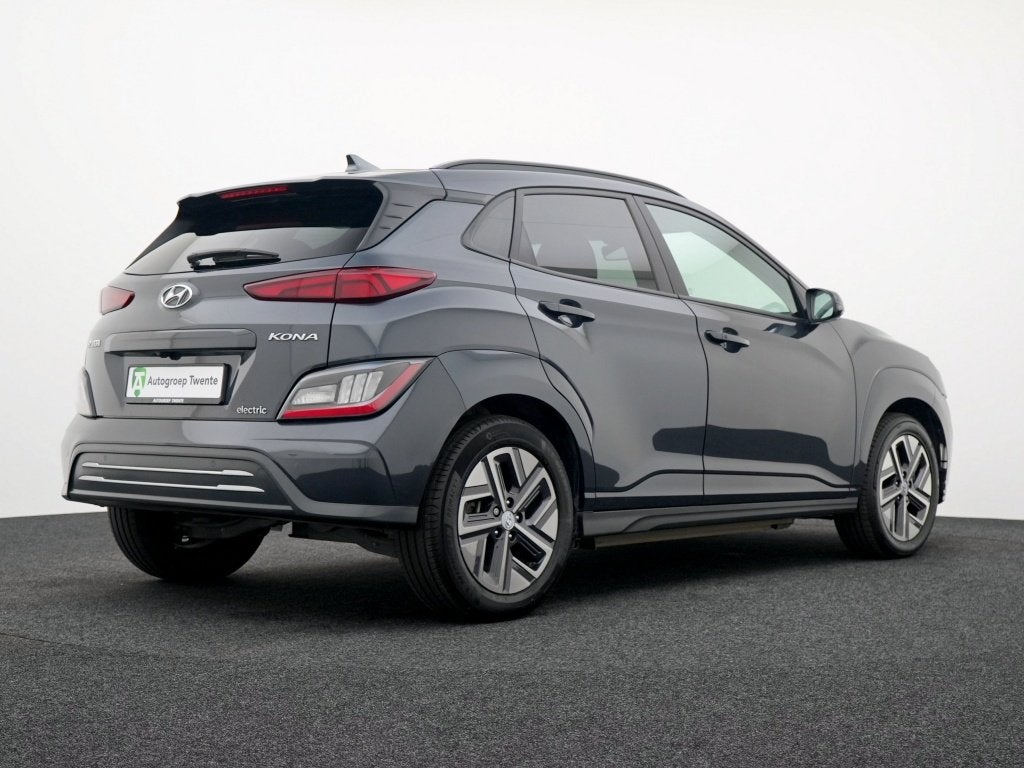 Hyundai KONA EV Fashion 39 kWh | LED | Stoelverwarming | Nav, Auto's, Hyundai, Automaat, Gebruikt, Zwart, 39 kWh