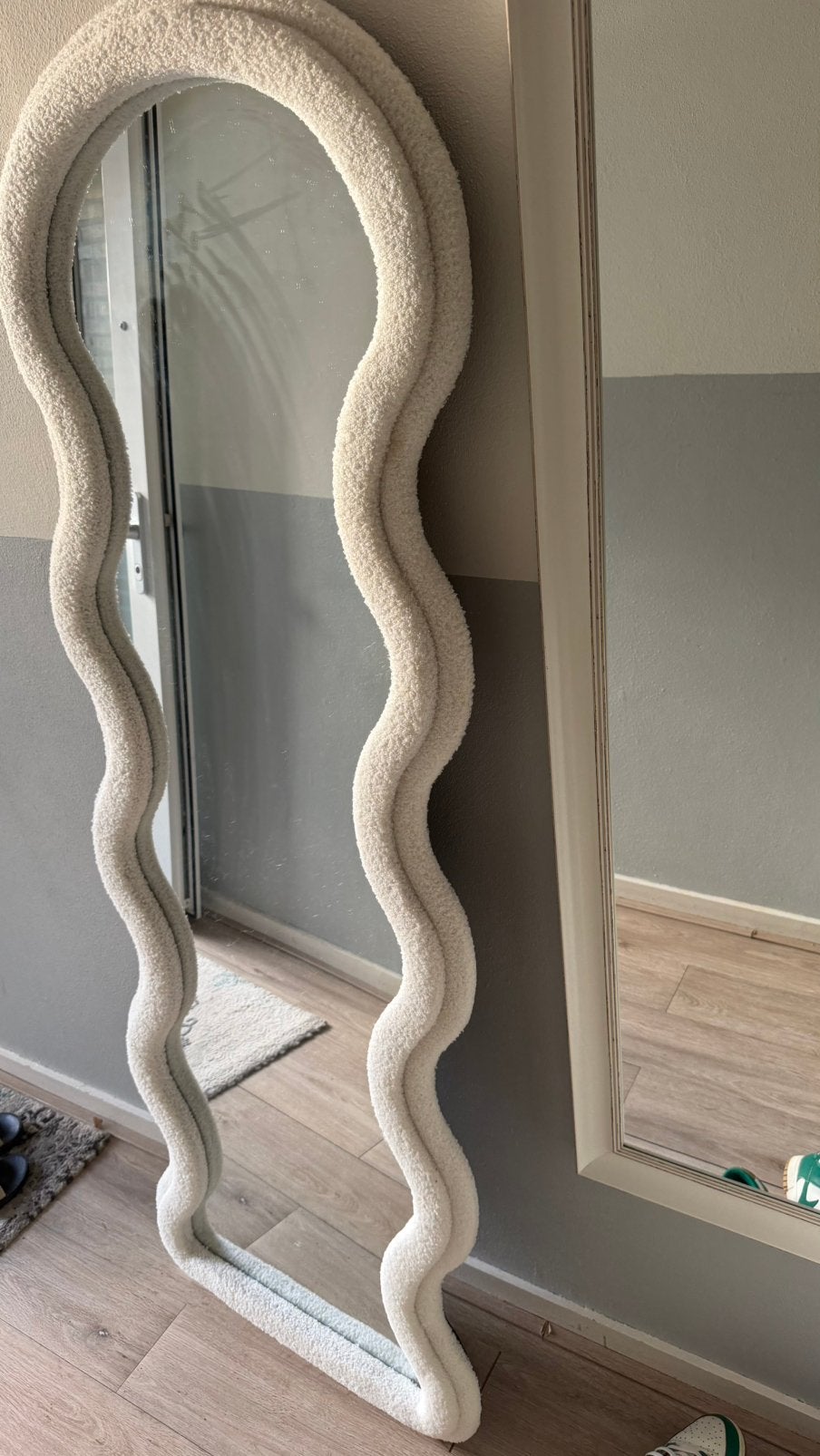 Viral Teddy wave spiegel wit/creme, Huis en Inrichting, Woonaccessoires | Spiegels, Ophalen, Nieuw, Overige vormen, 150 tot 200 cm