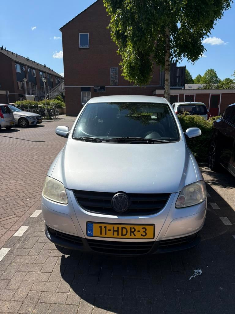 Volkswagen Fox 1.4 55KW 2008 Grijs, Auto's, Volkswagen, Voorwielaandrijving, 4 stoelen, Origineel Nederlands, Handgeschakeld