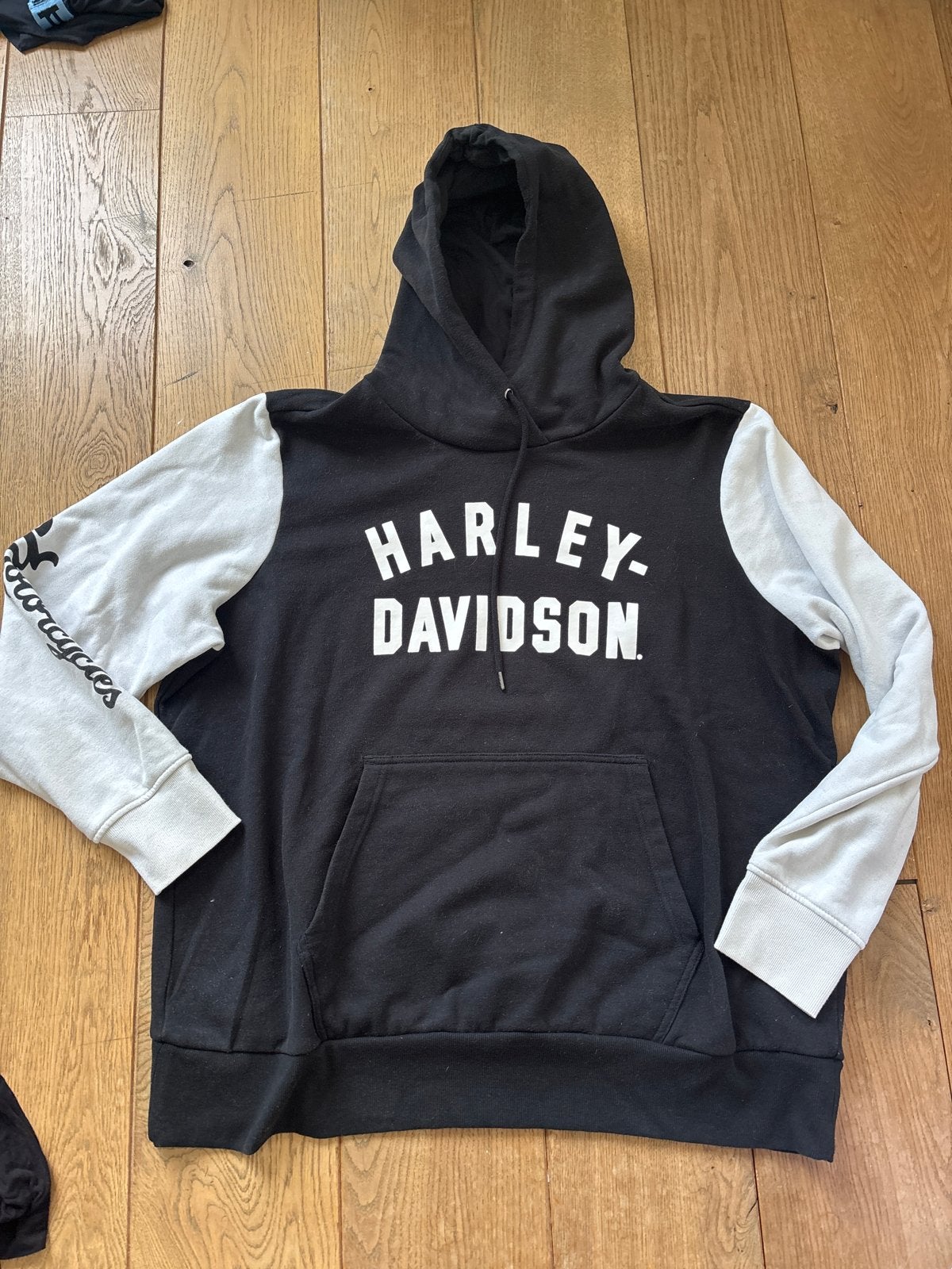 Harley Davidson Hoodie Zwart mt 3w is 46/48, Ophalen of Verzenden, Zo goed als nieuw, Maat 46/48 (XL) of groter, Zwart