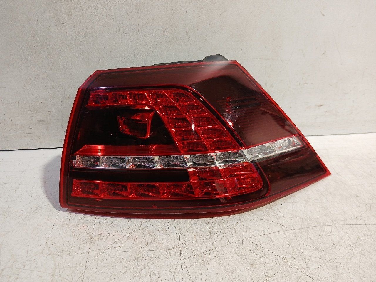 Achterlicht carrosserie rechts Volkswagen Golf, Auto-onderdelen, Verlichting, Onderdelen@venauto.nl, Van der Ven Autorecycling B.V.