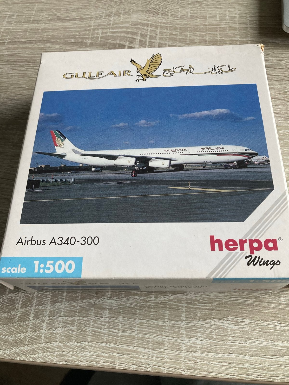 Herpa Wings Gulf Air Airbus A340-300 -, Overige merken, Ophalen of Verzenden, Vliegtuig, Gebruikt