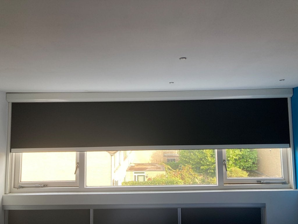 screen (zip screen, verduisterend), Tuin en Terras, Ophalen, Elektrisch, Zo goed als nieuw, 250 cm tot 450 cm