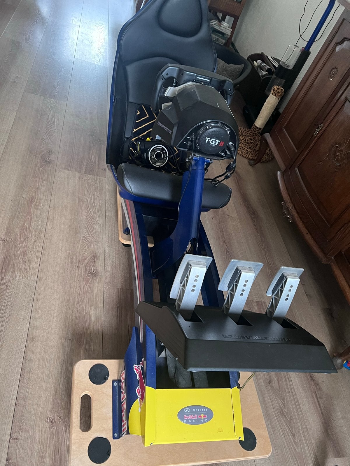 Playseat Red Bull Racing met Thrustmaster T-GT II en pedalen, Ophalen of Verzenden, Overige merken, Zo goed als nieuw