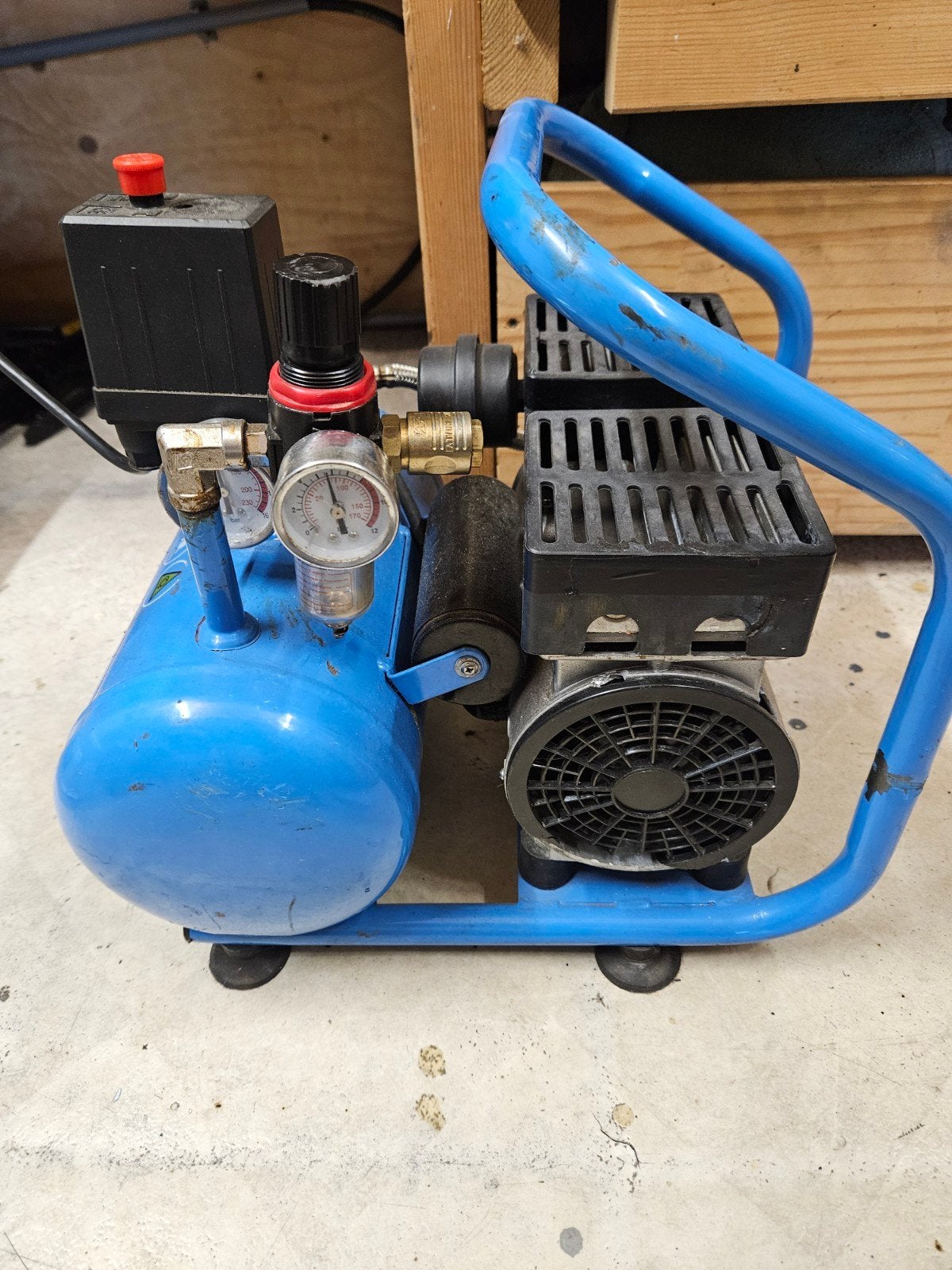 compressor  klein voormaat, Minder dan 25 liter, Ophalen, Minder dan 200 liter/min