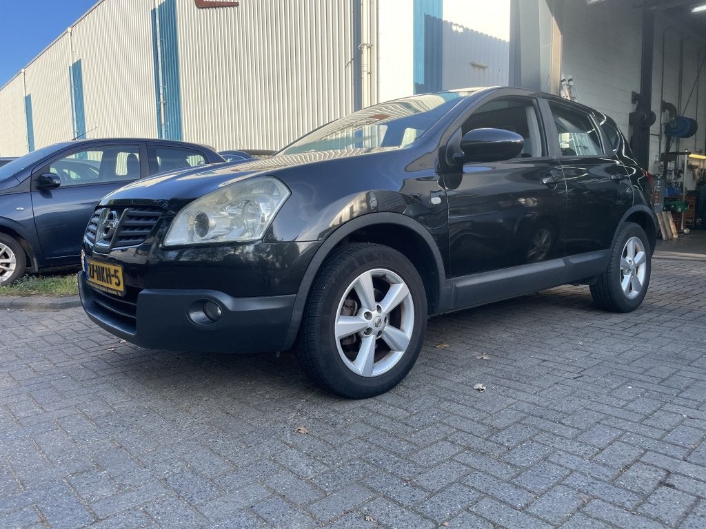 Nissan Qashqai 1.6 Acenta, 1272 kg, 15 km/l, Gebruikt, 4 cilinders