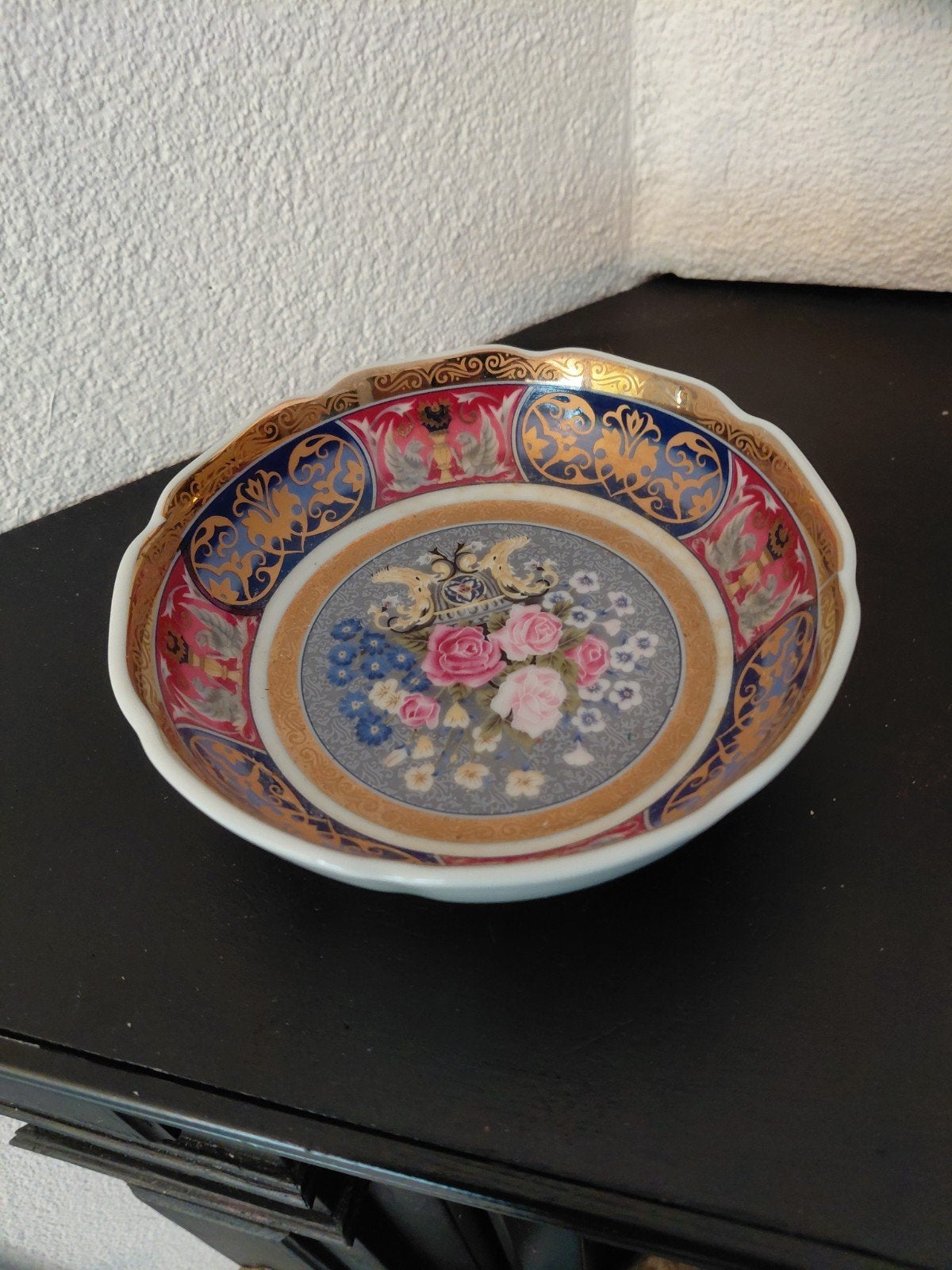 Japans porseleinen schaaltje met bloemmotief gemerkt, Ophalen of Verzenden