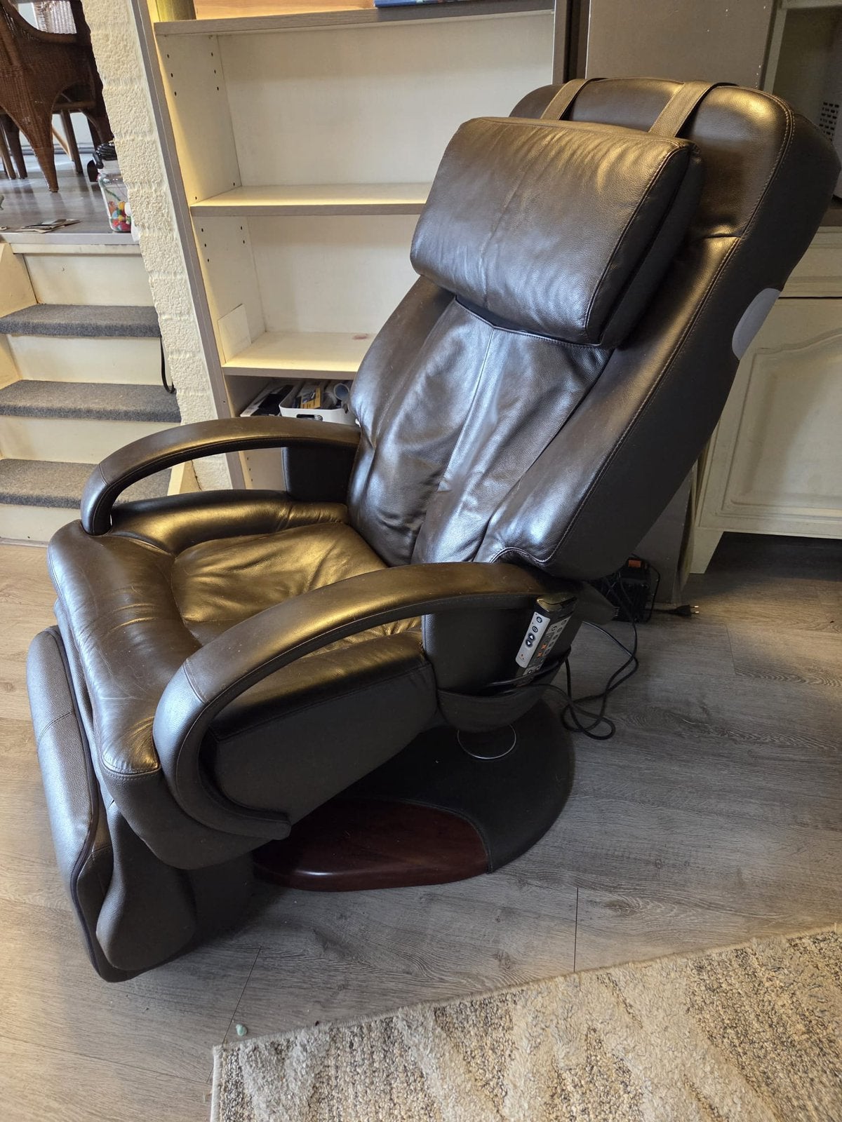 Human Touch HT-275 Premium Massagestoel Echt Leer 120w, Ophalen, Gebruikt, 100 tot 125 cm, Leer