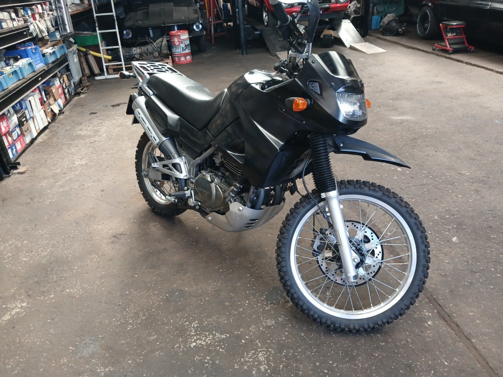 Goed onderhouden Kawasaki KLE 500 met weinig kilometers, 2 cilinders, Meer dan 35 kW, Enduro, Minimaal motorrijbewijs A2