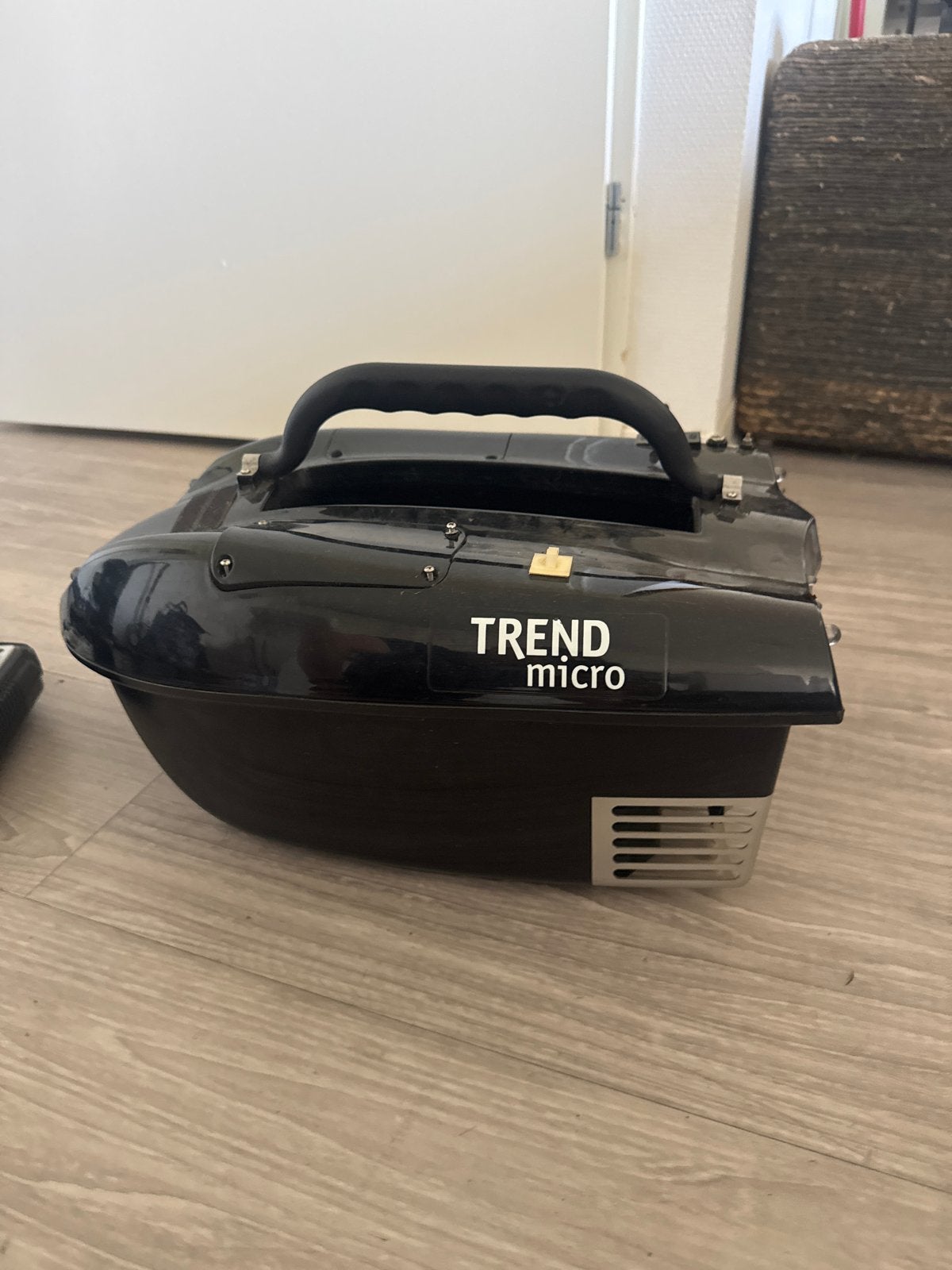 Voerboot Trend Micro met 4 accu's en opbergtas, Ophalen, Gebruikt