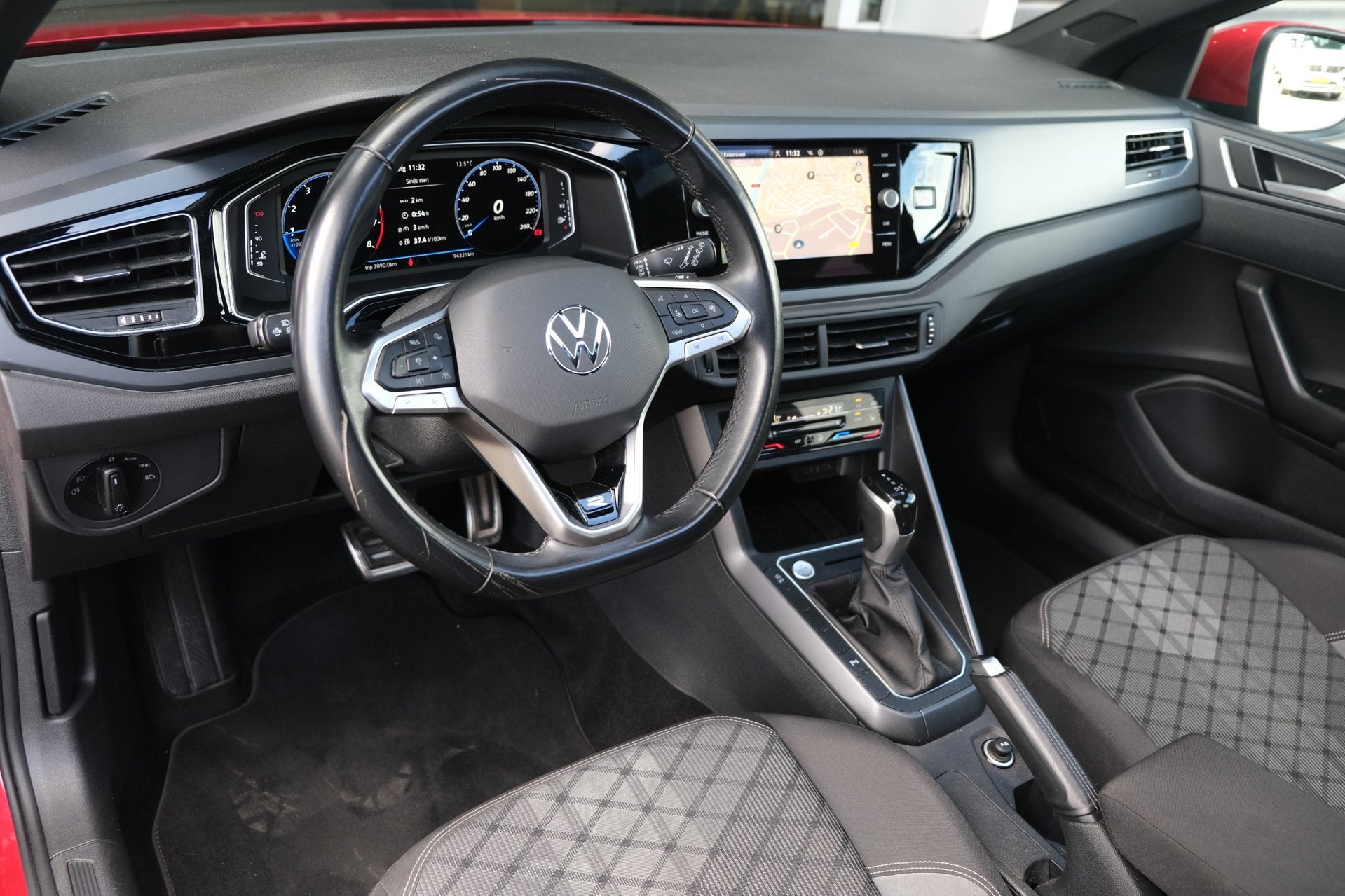 Volkswagen Taigo 1.0 TSI R-Line DSG Pano Navi Led Cam Virtua, Auto's, Dealer onderhouden, Gebruikt, Alcantara, Verwarmde buitenspiegels